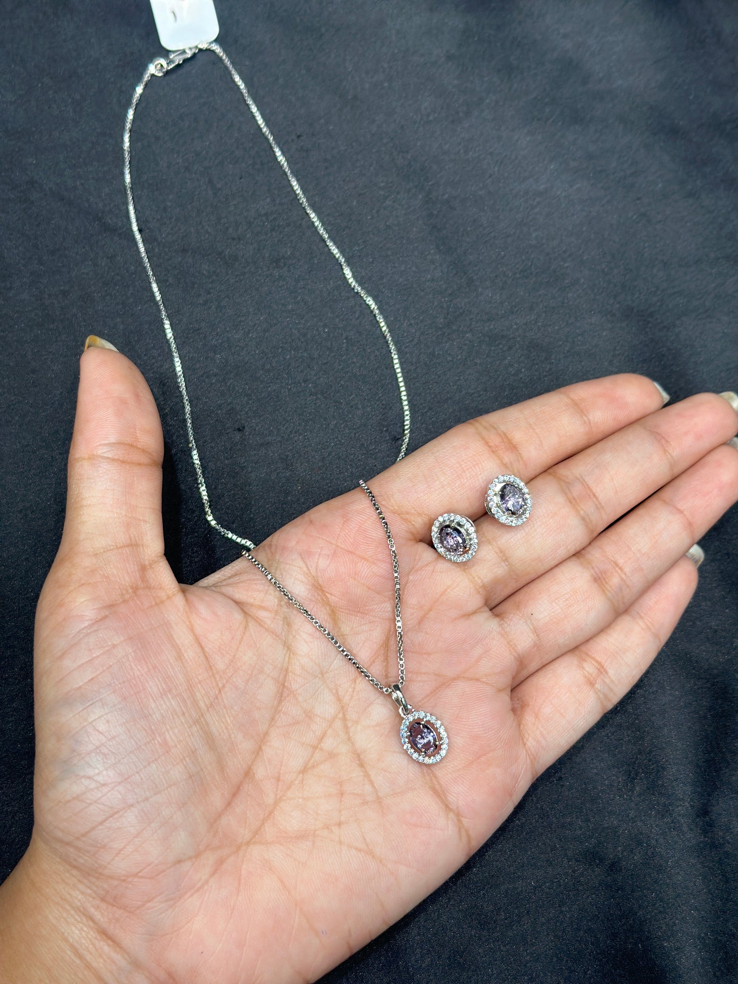 Chain with purple pendant set