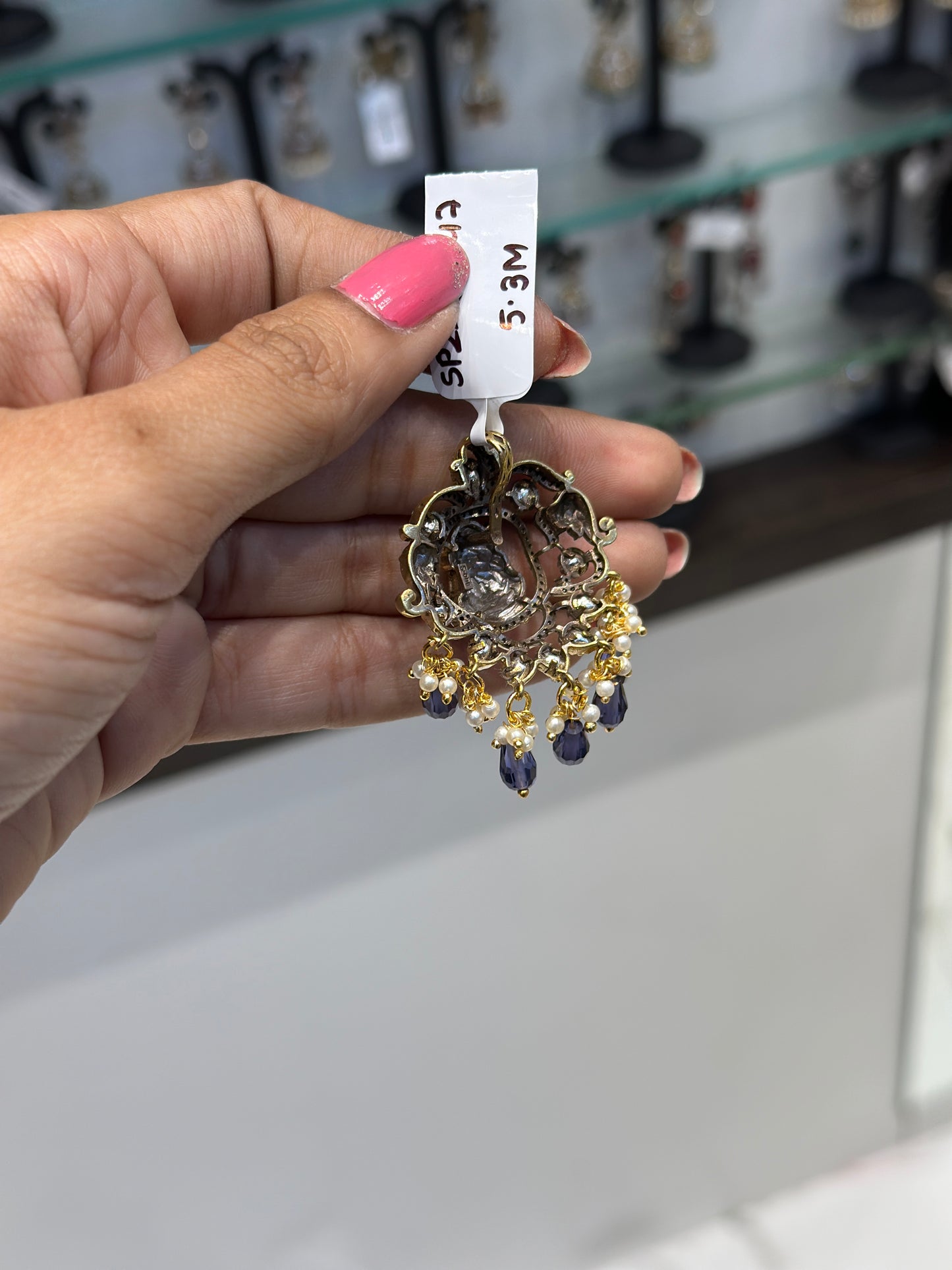 38247 Ganesha locket