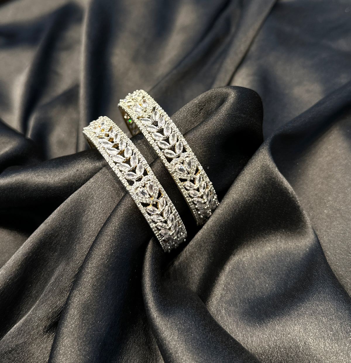 Diamond Look Leaf Design Bangles