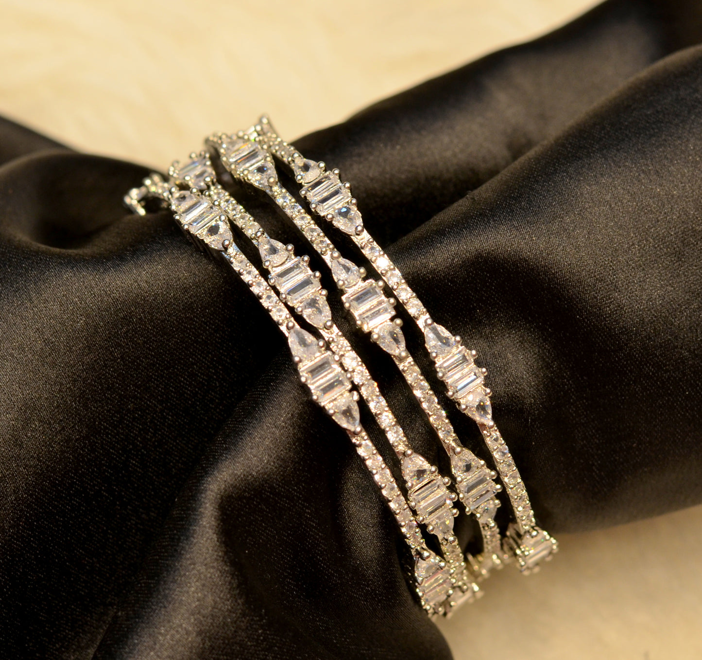 18325 4 pc platinum bangles