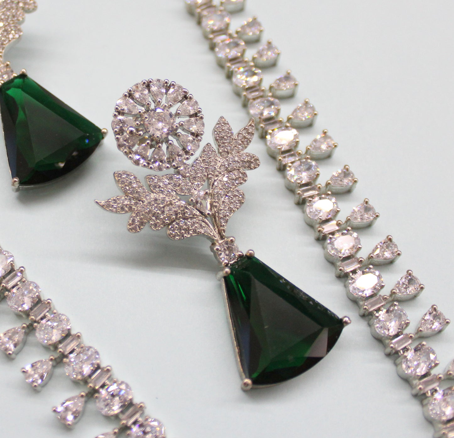 Platinum fancy necklace Green