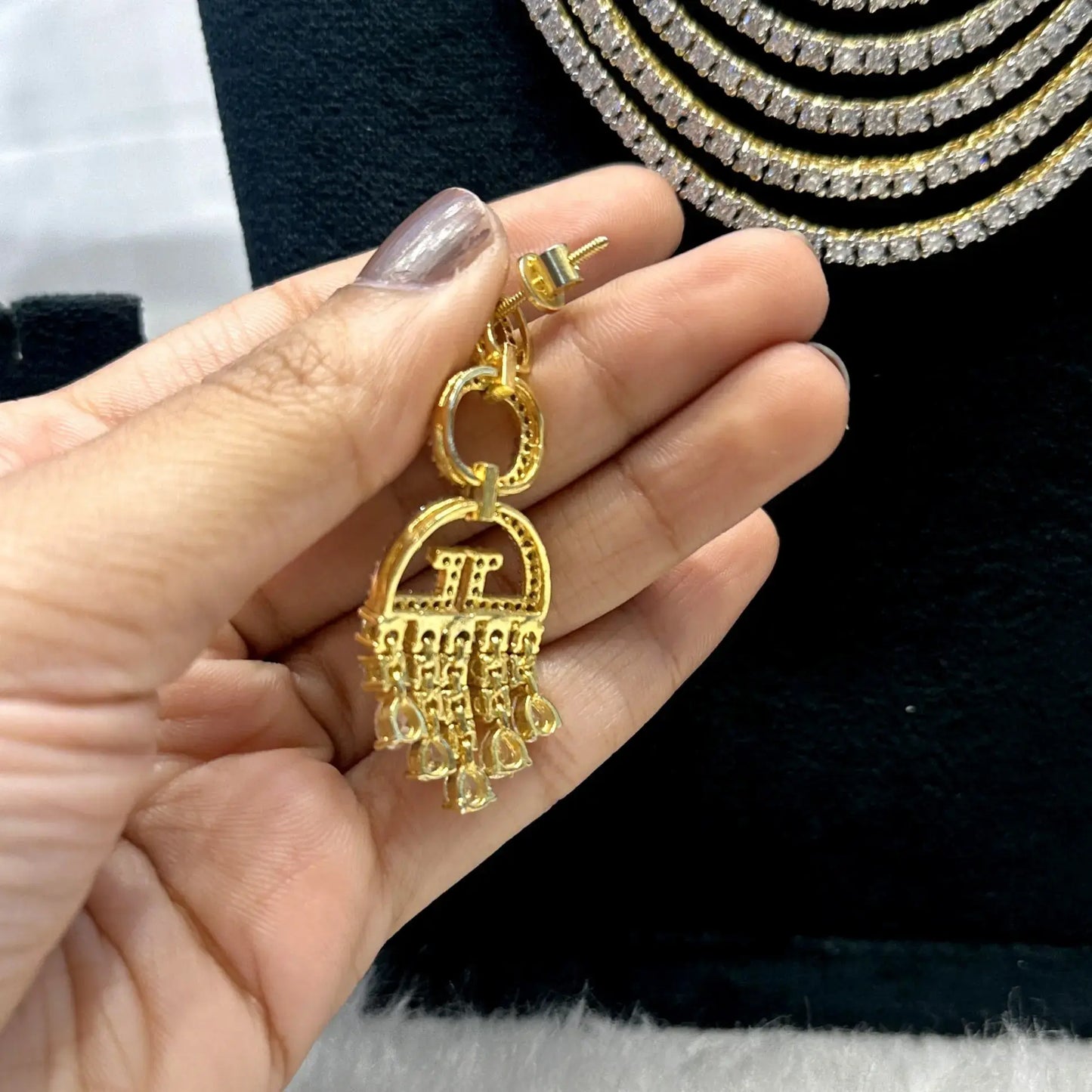 28006 5 lines Diamond look Necklace