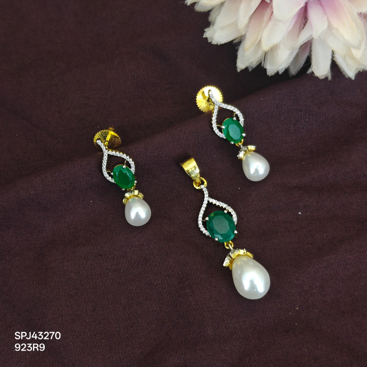 43270 GJ Diamond look like oval pattern green pendant set with push back earrings and drop pearl
