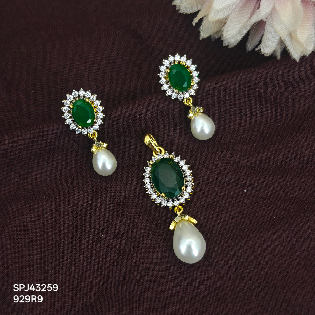 43259 GJ Diamond look like oval pattern green stone pendant set with push back earrings and with pearl drop