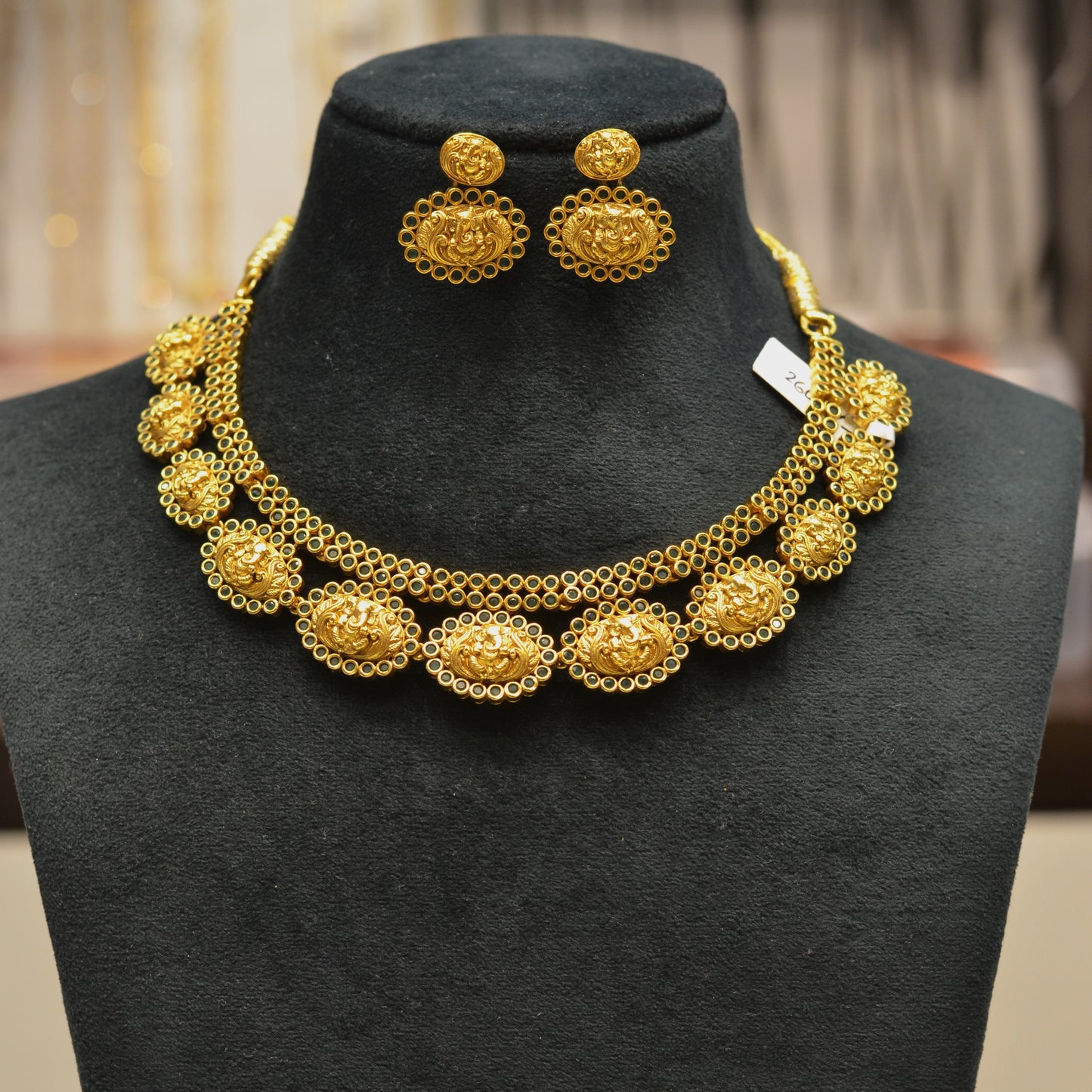 Matte Ganesha Short Necklace