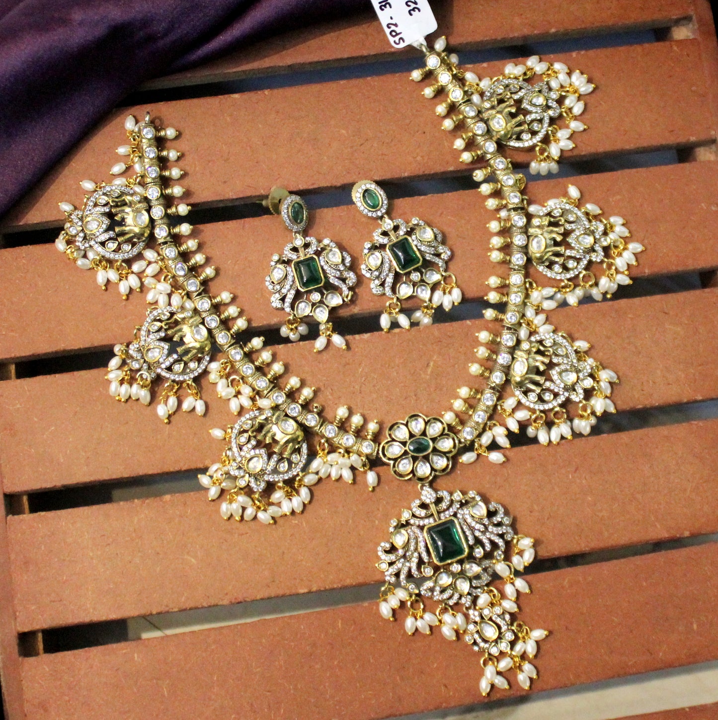 Victorian elephant guttapusalu short necklace