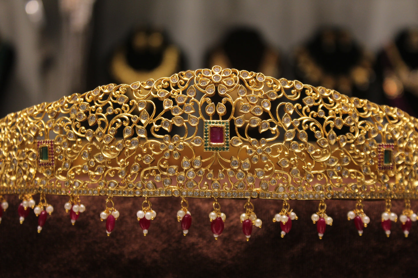Uncut stone multicolor vadannam