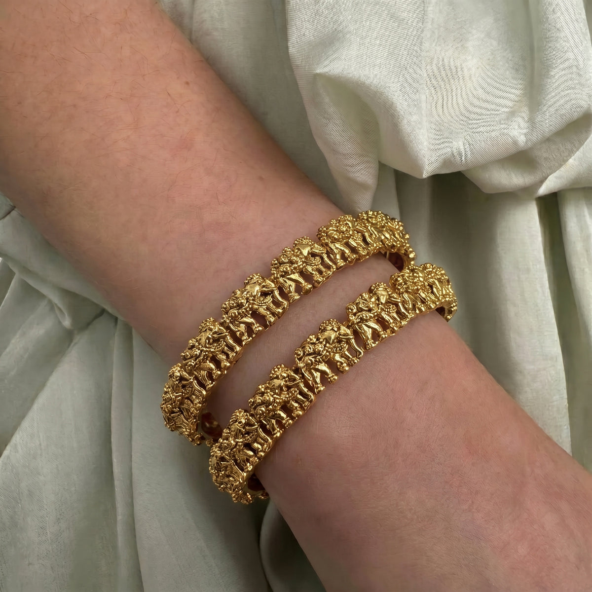 Matte Elephant Openable Bangle SP-38341