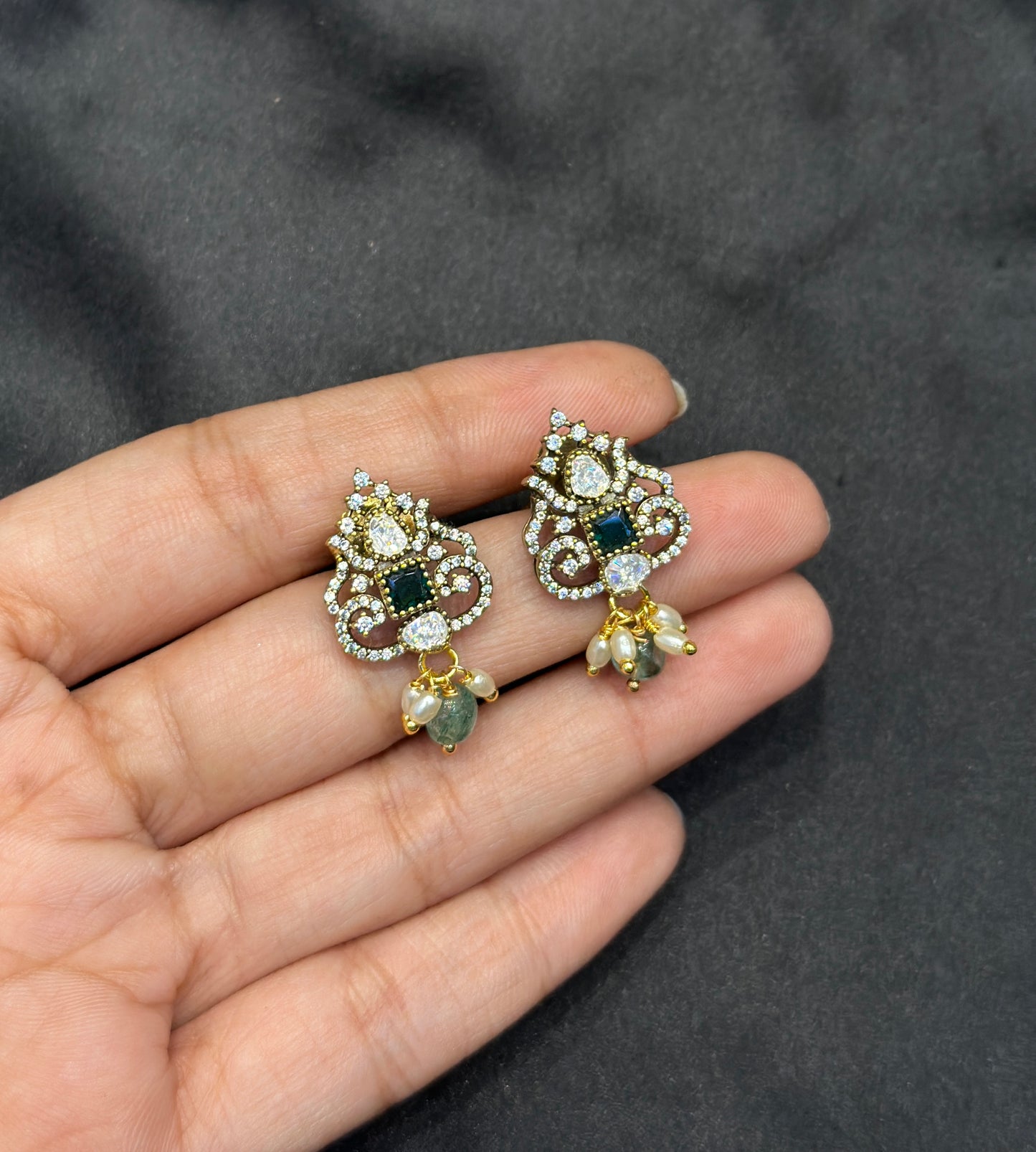 36501 Victorian studs