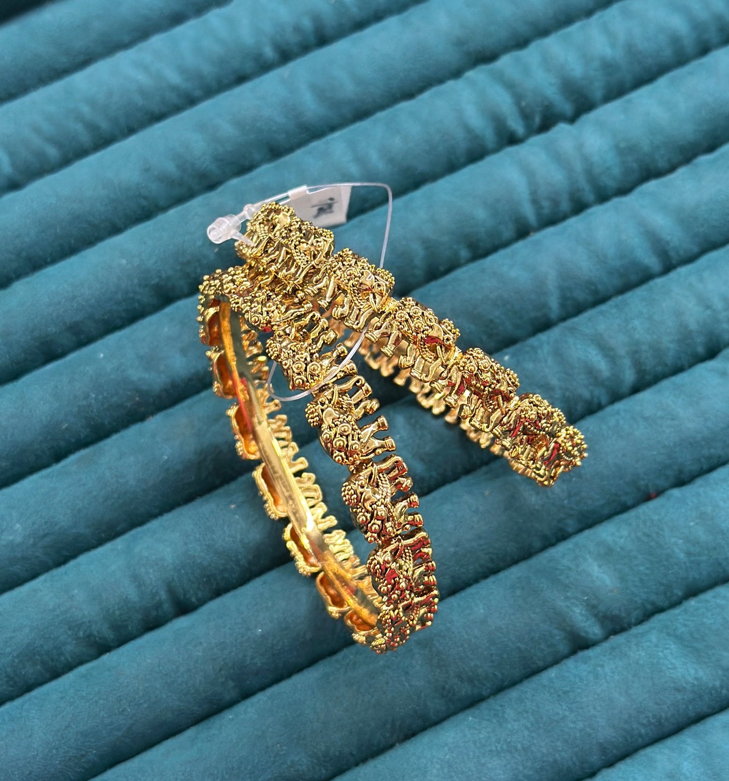 38341 Elephant bangle