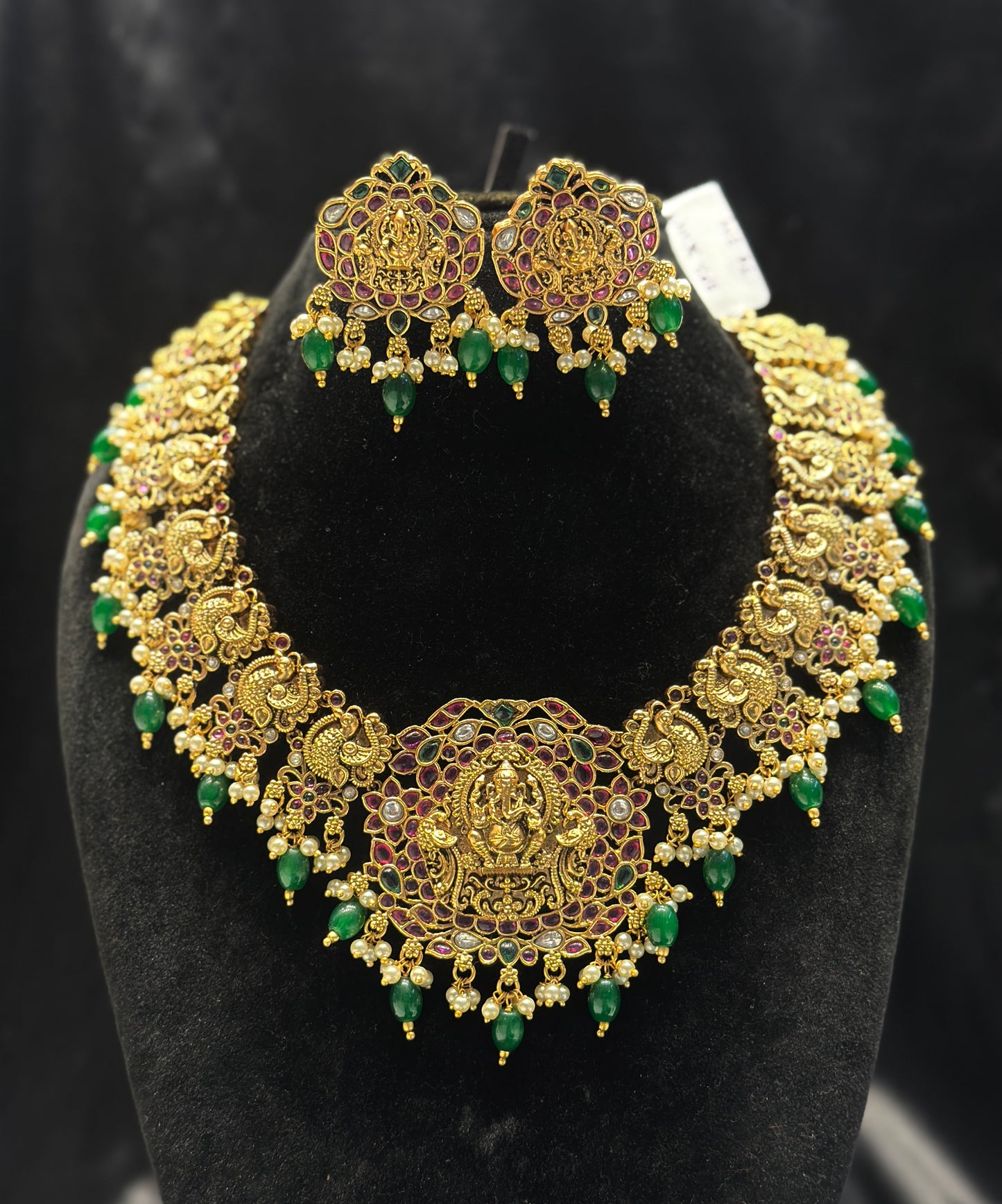 Nakshi Ganesh Pota Stone Short Necklace With Push Back Earrings
