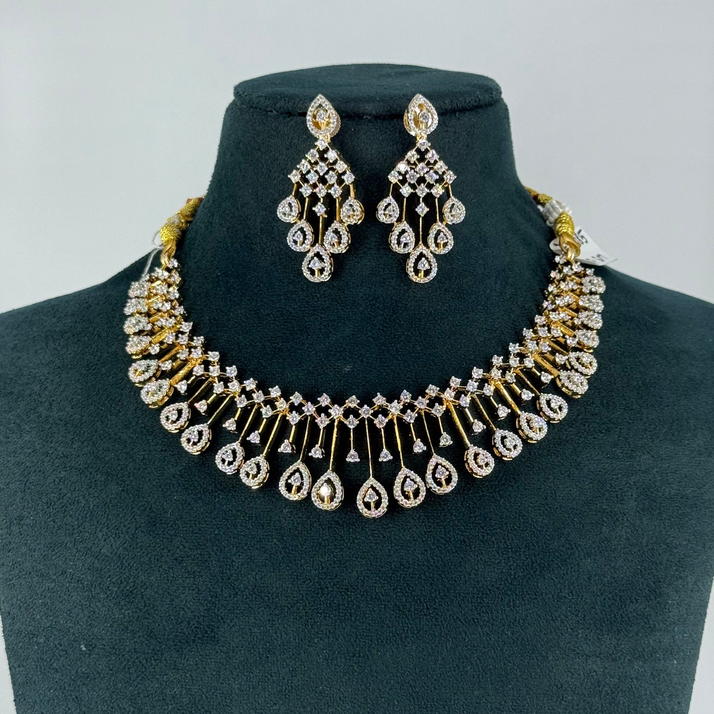 40684 Real diamond look replica necklace with drop shape pattern