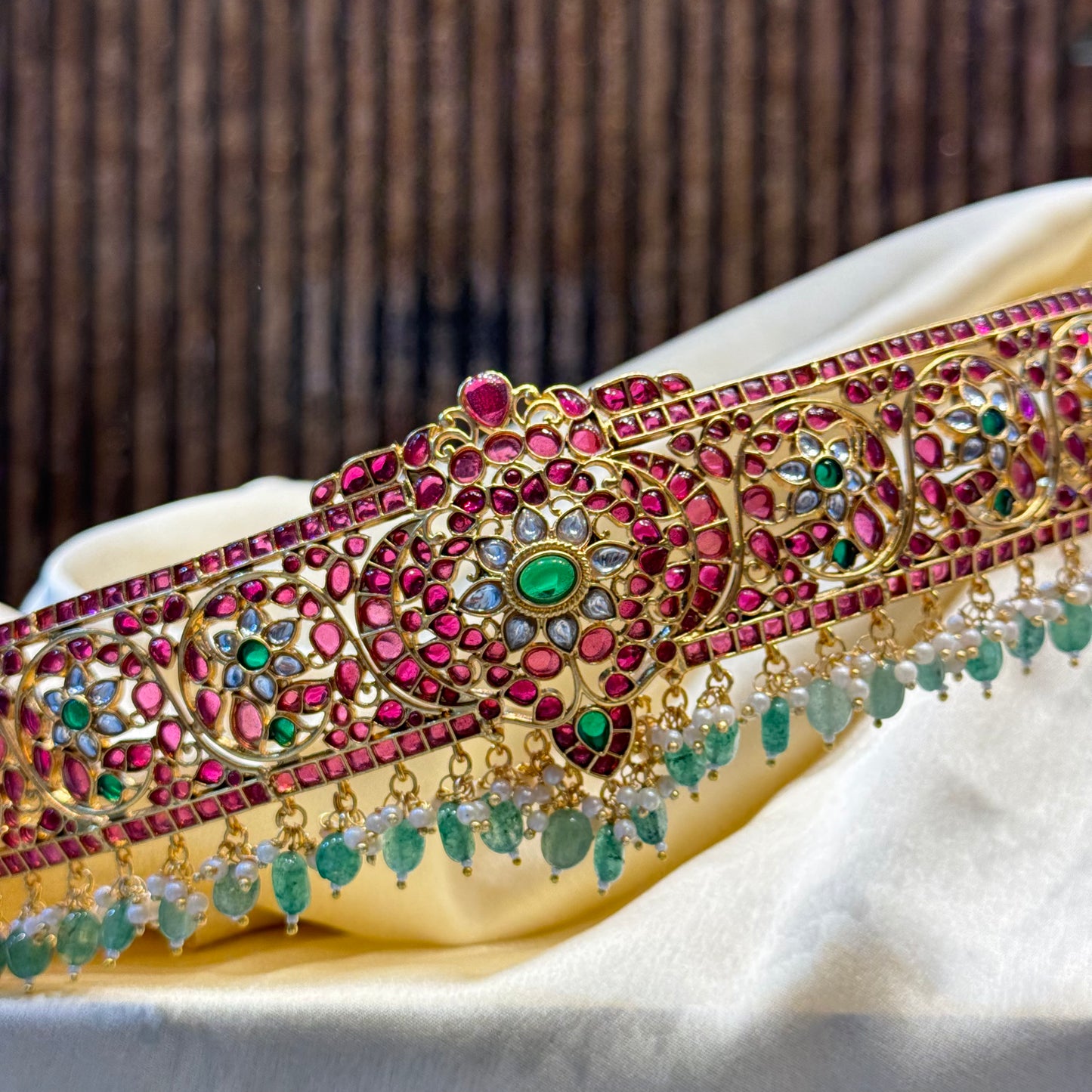 41844 Pota Stone Multi Vaddanam with Russian strawberry beads