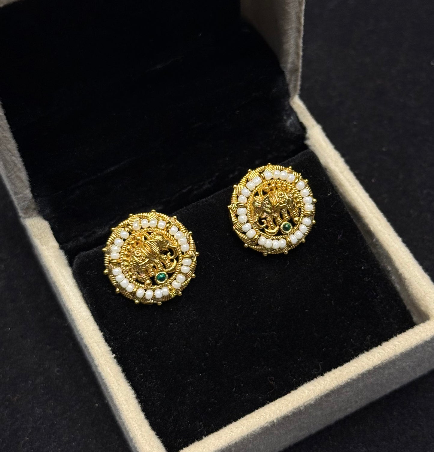 39863 Gold Polish elephant studs with pearls making