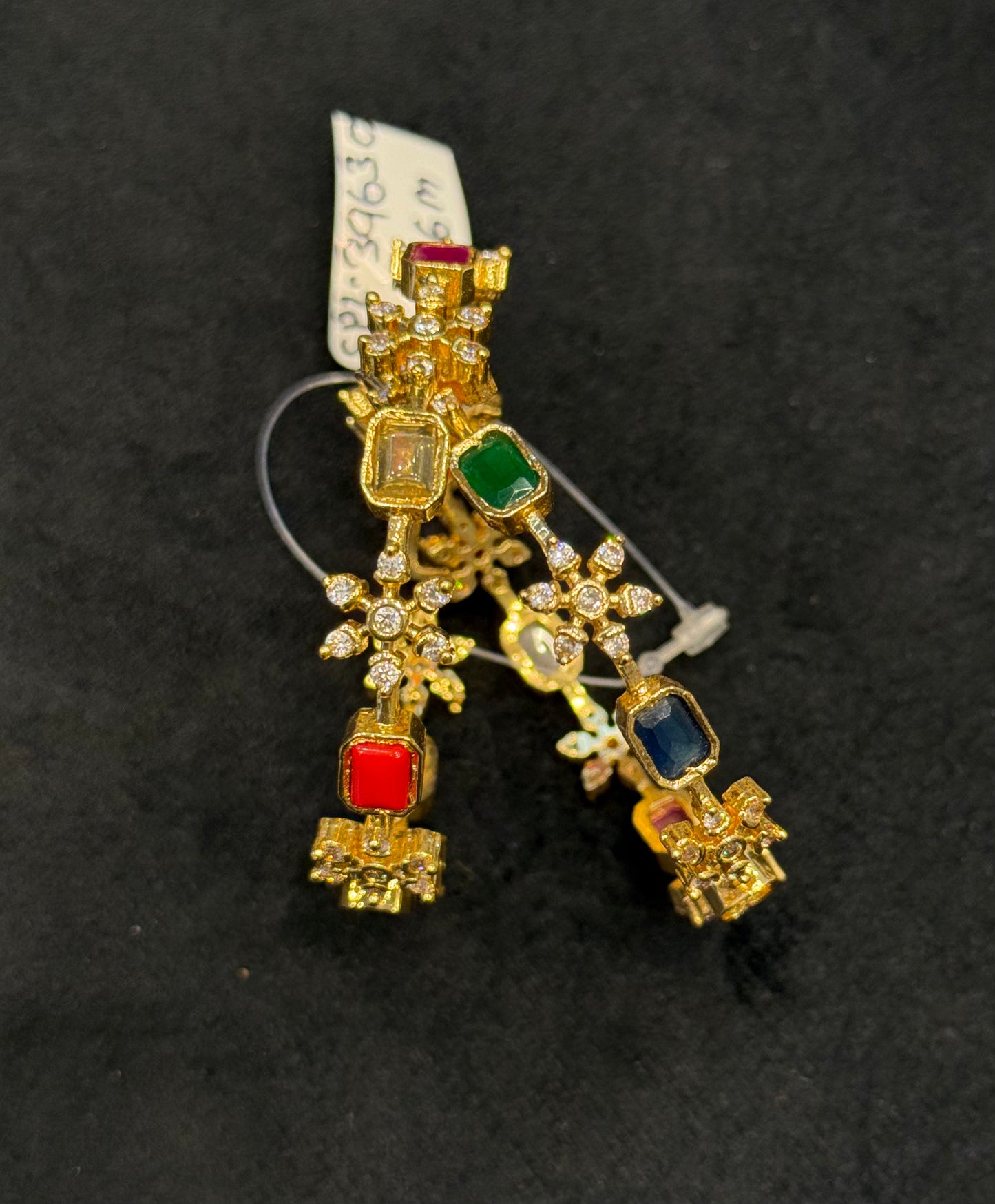 39630 Star pattern navratna bangles