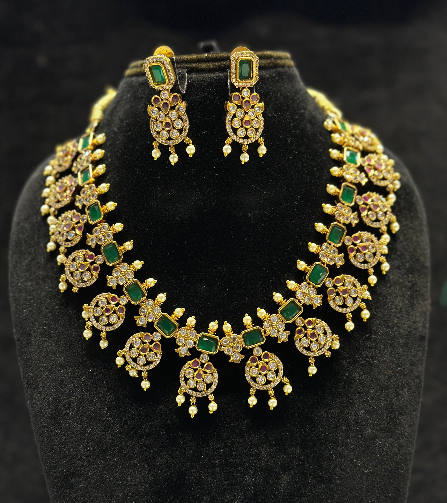 38454 Matte necklace