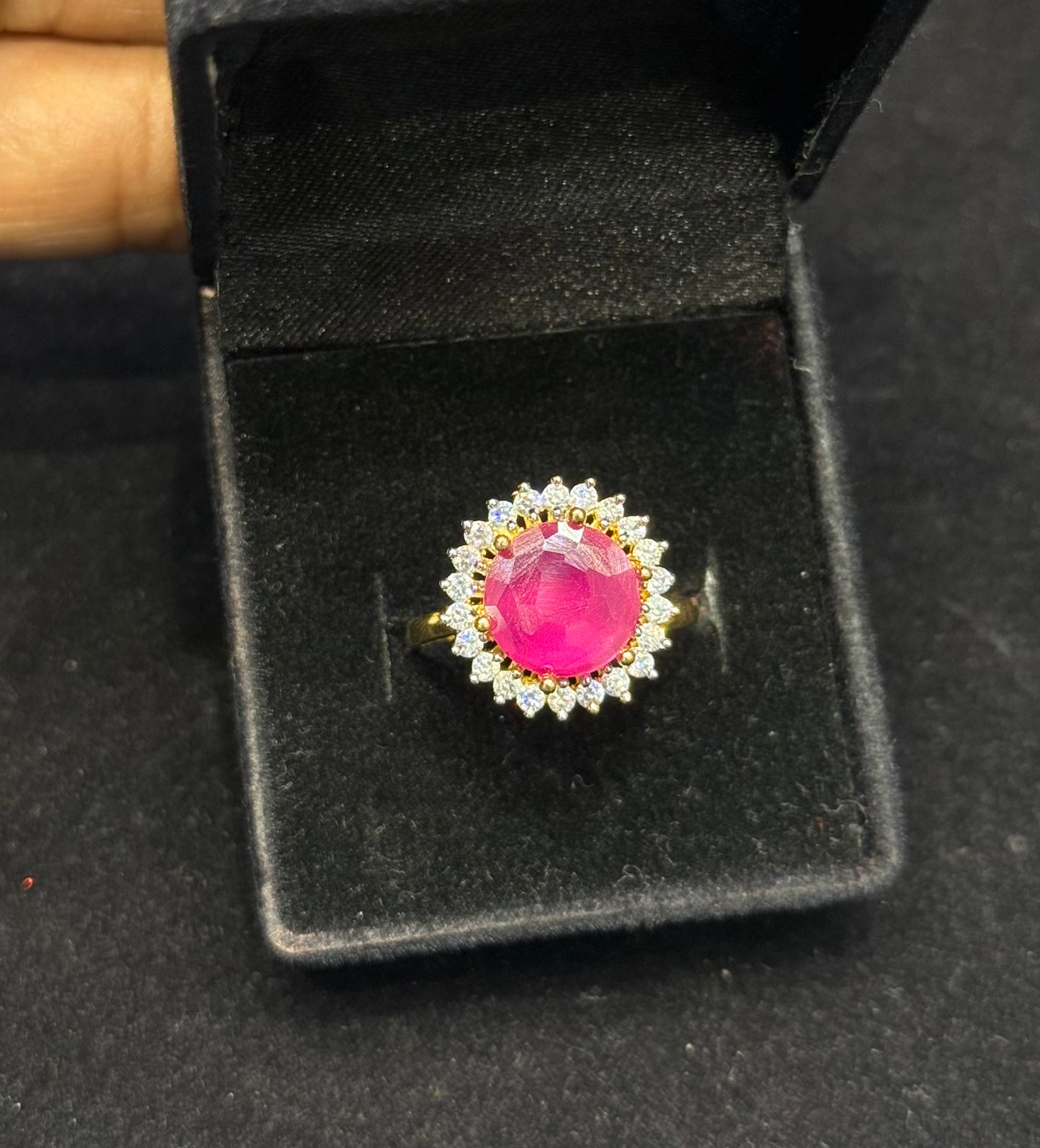 39702 Diamond Look Finger ring