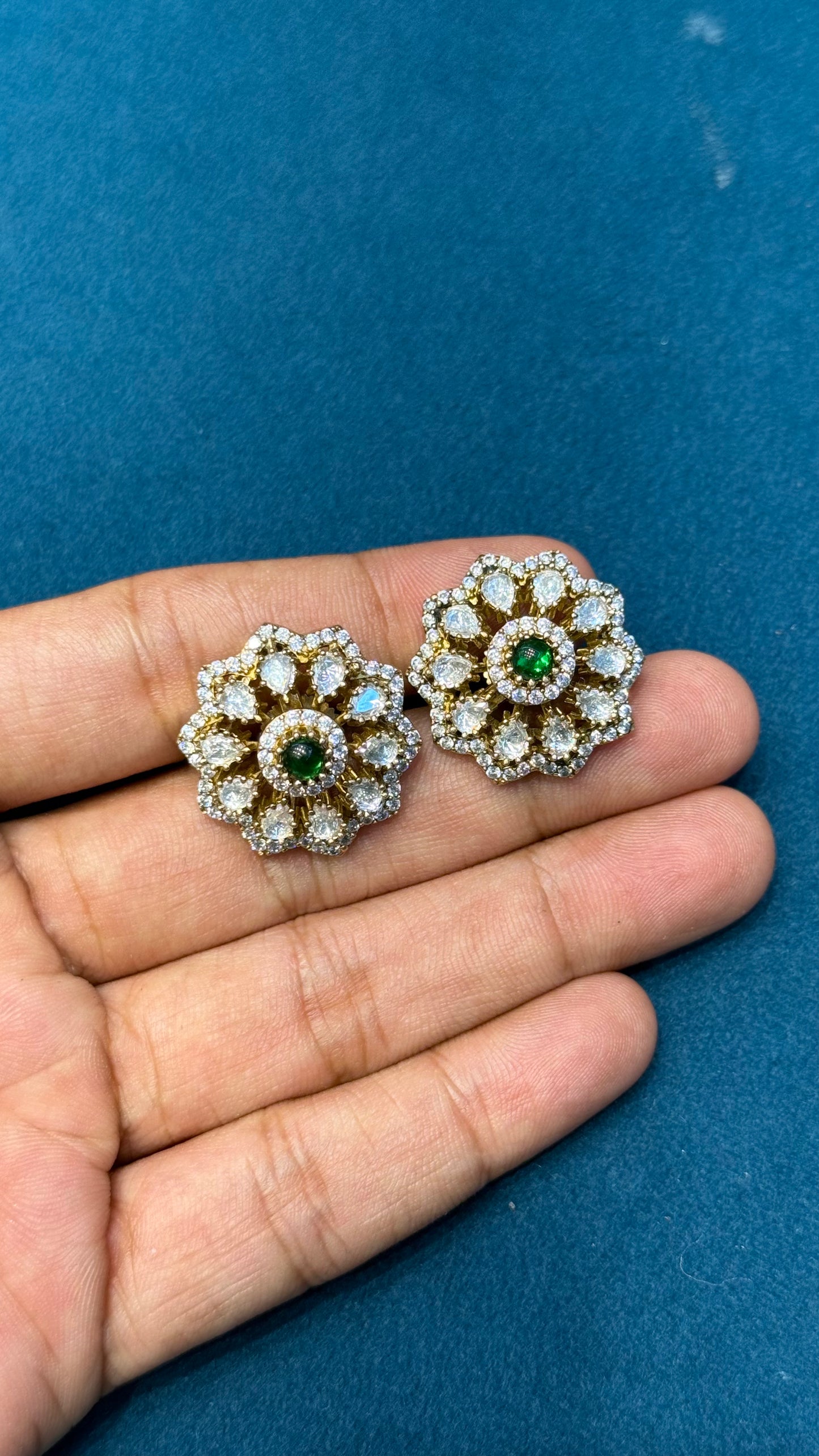 42256 Moissanite Victorian Green stones studs