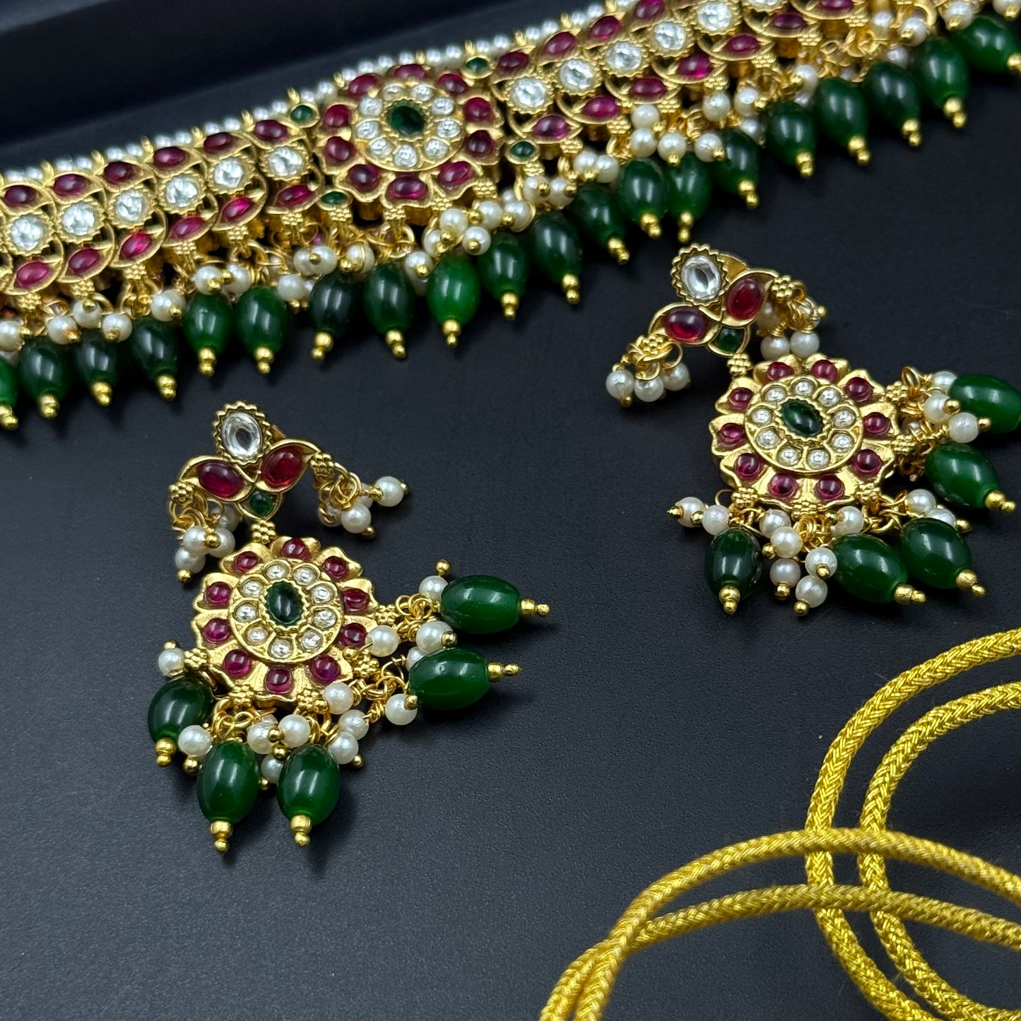 40800 pota stone bridal choker with monalisa beads