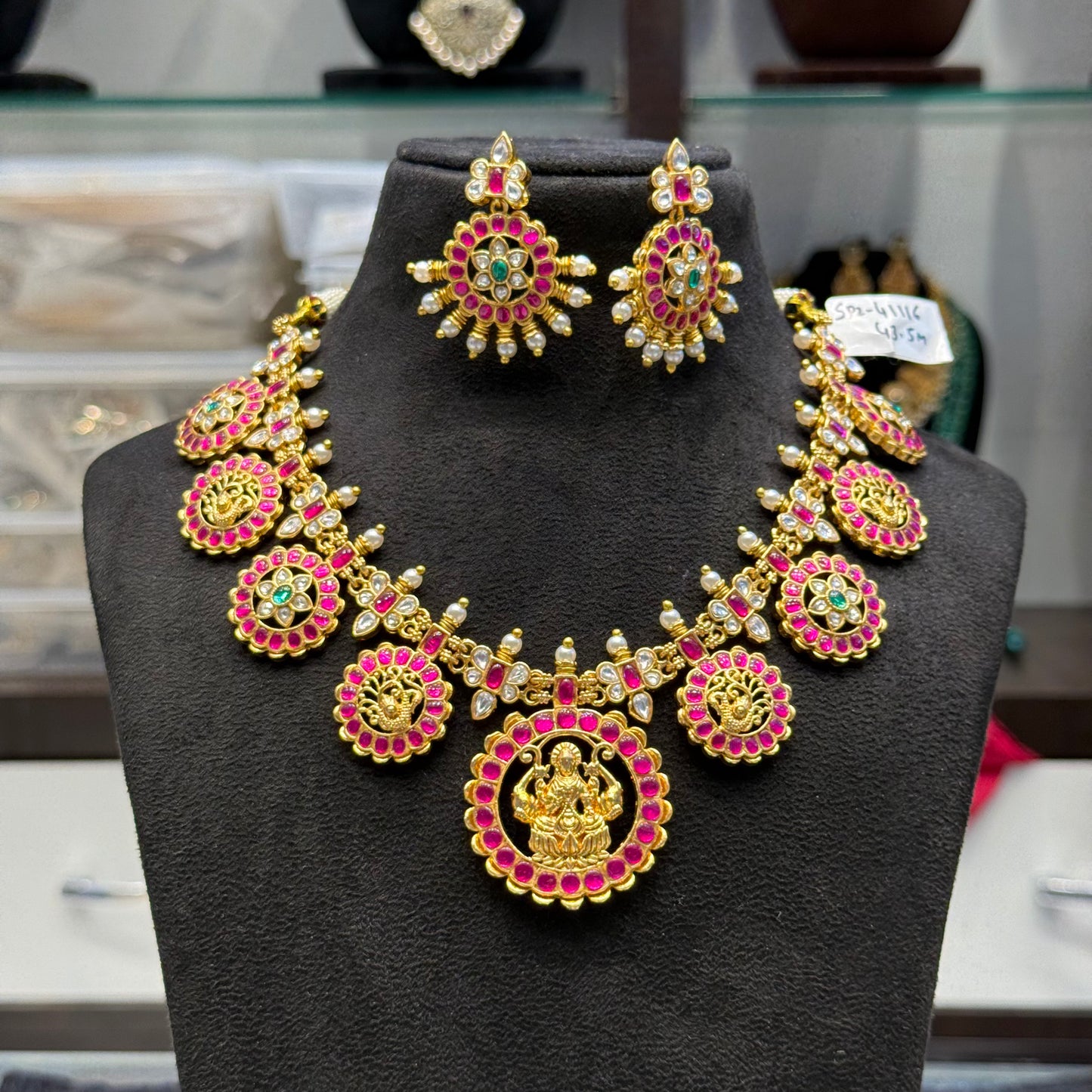 41116 Jadau Kundan Hand made Bottumala with Lakshmi peacock pattern