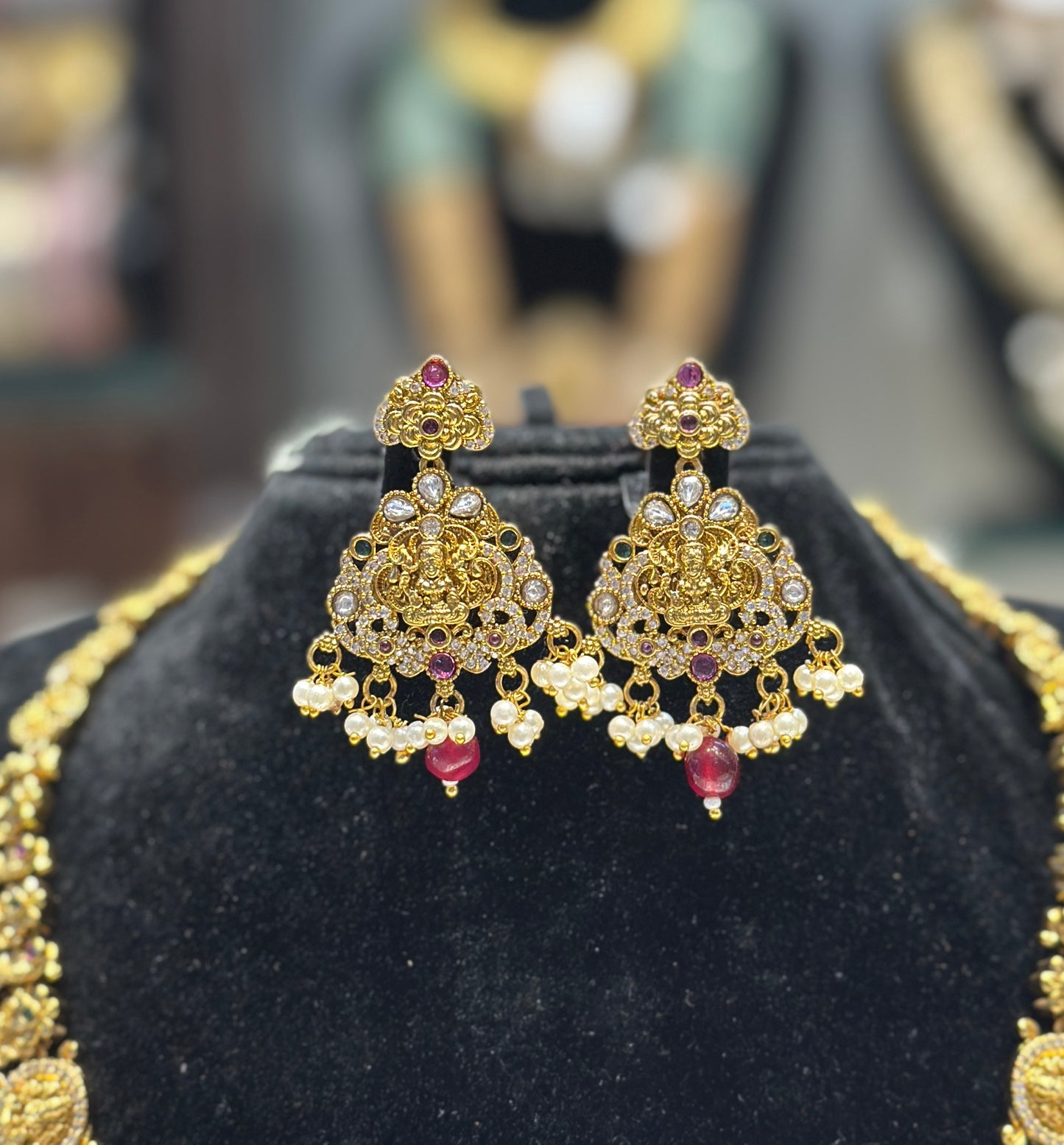 35526/35525 Matte laxmi long necklace