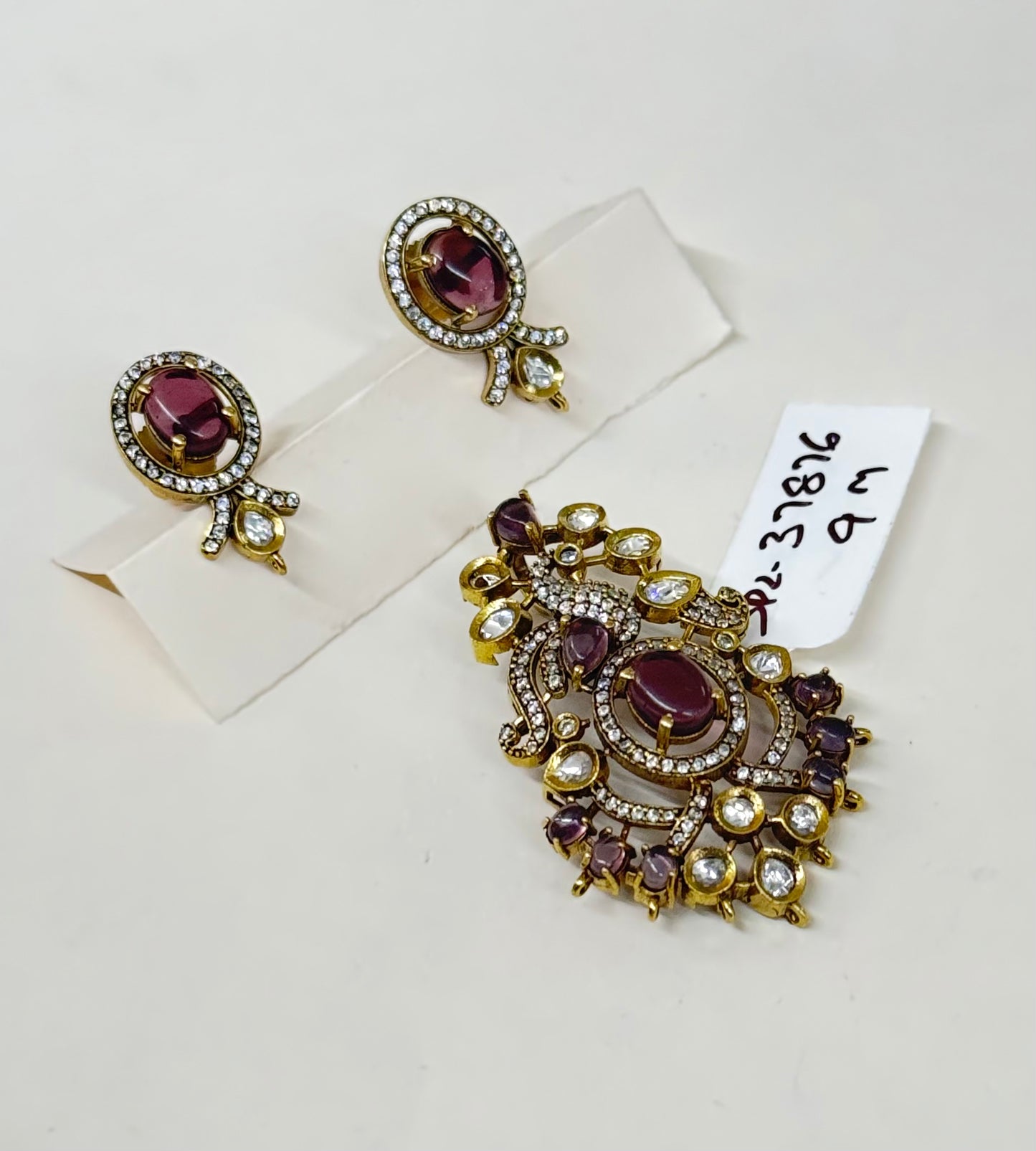 Victorian Pendant Set peacock lavender color