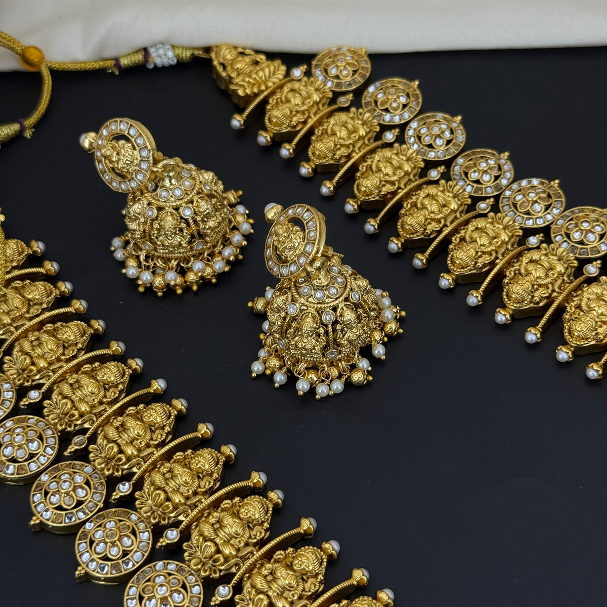 Lakshmi Short Bottumala with White Kundan Stones 43176