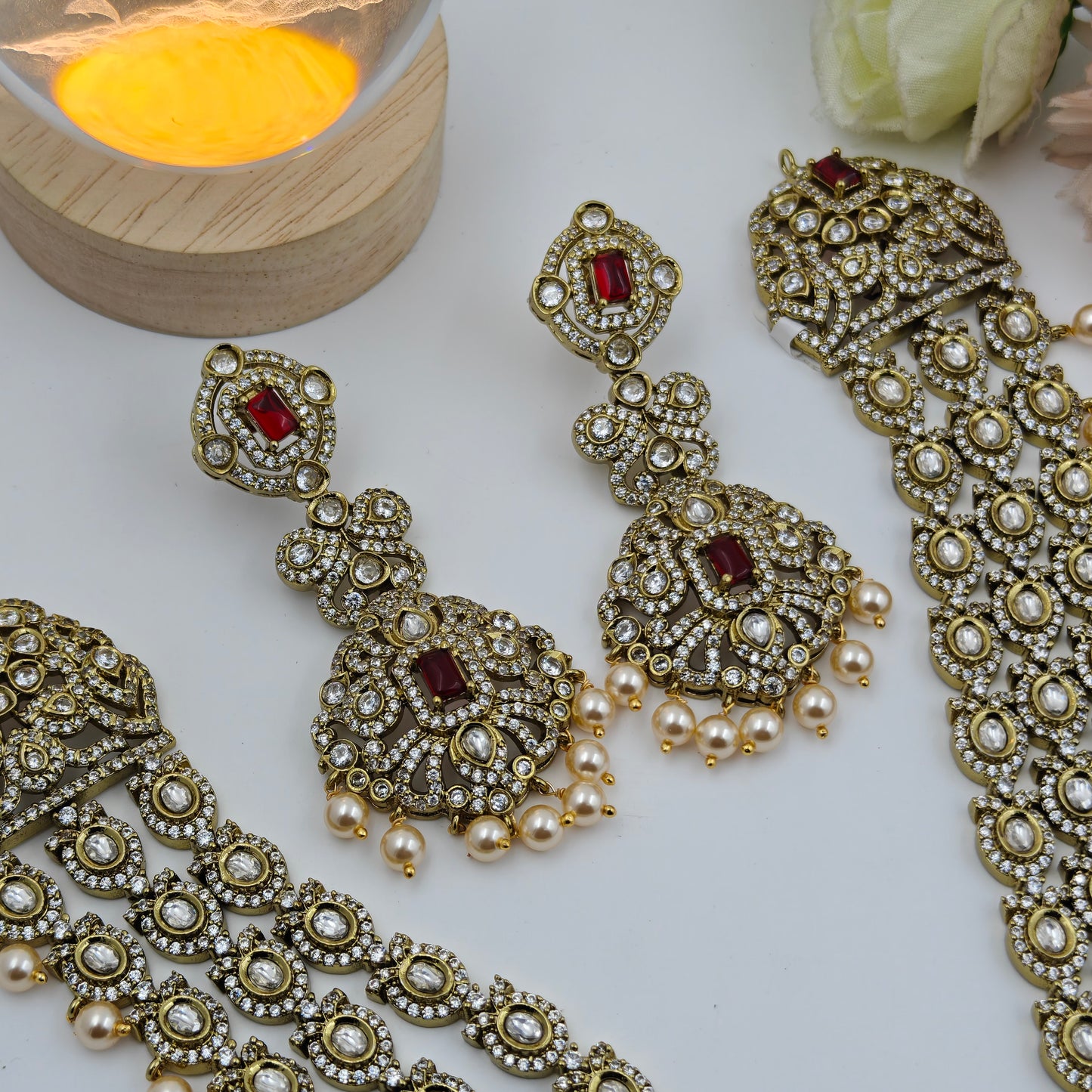 39808 Victorian red 3 layers long necklace