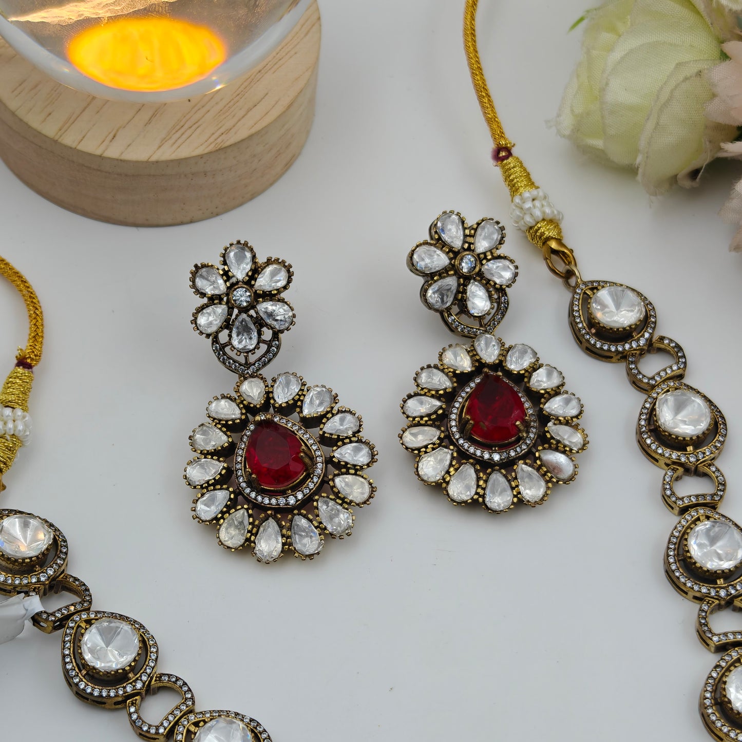 32581 Single line moznite round stone red stone necklace