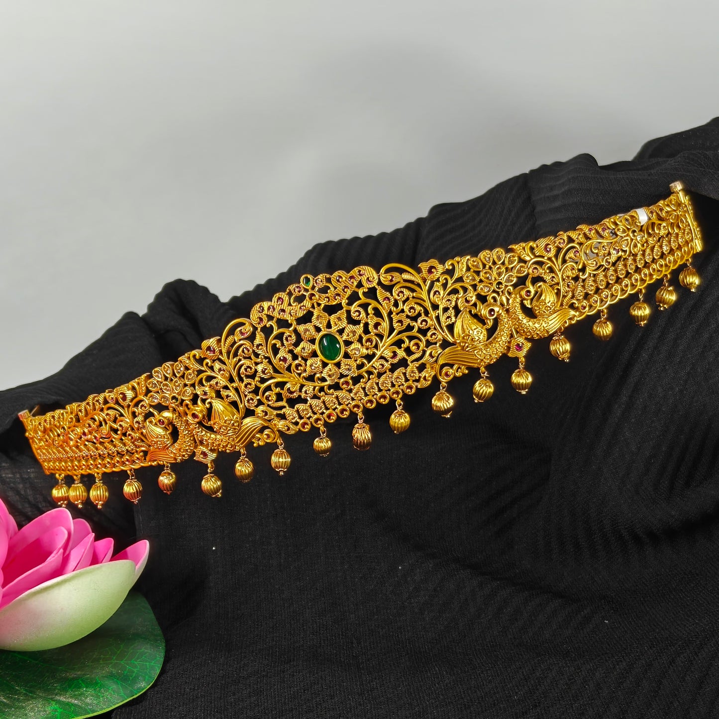 40107 Matte Double Peacock Vaddanam Green