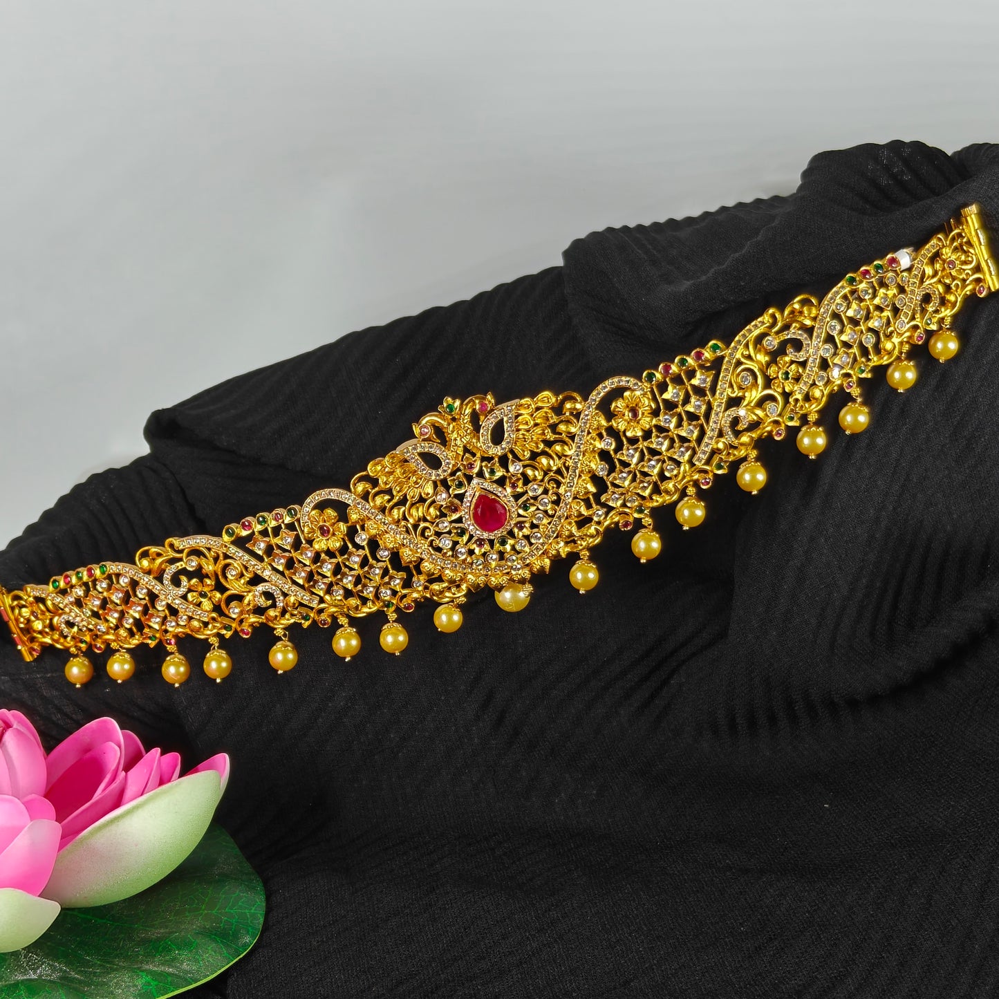 40114 Matte Peacock Vaddanam Red