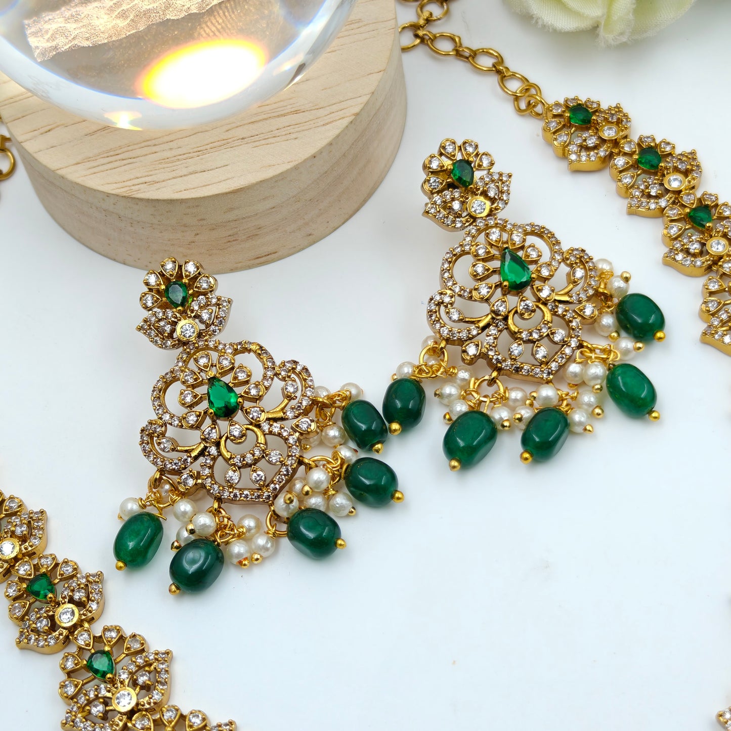 Victorian green stone short necklace