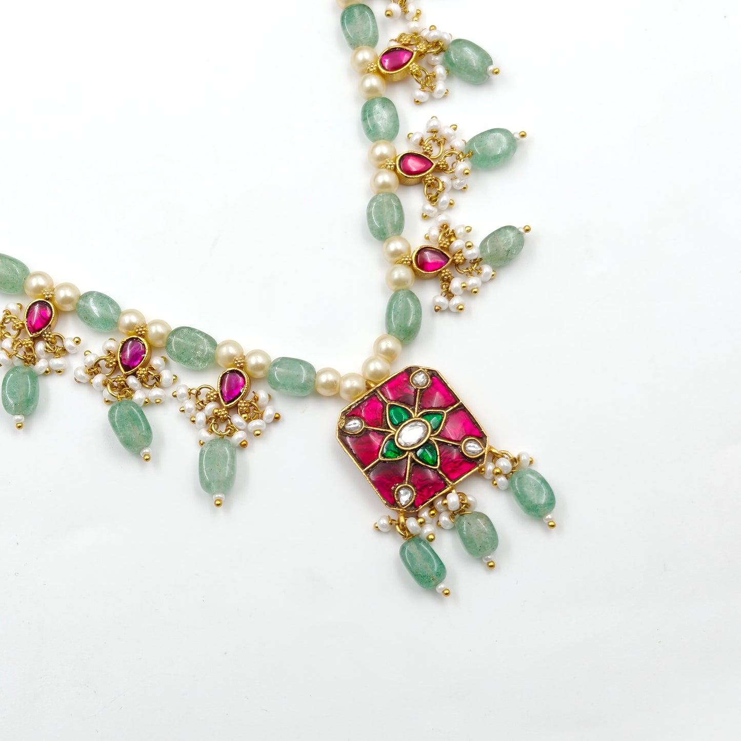 39984 Jadau Locket With 1 Line Real Russian Beads mala