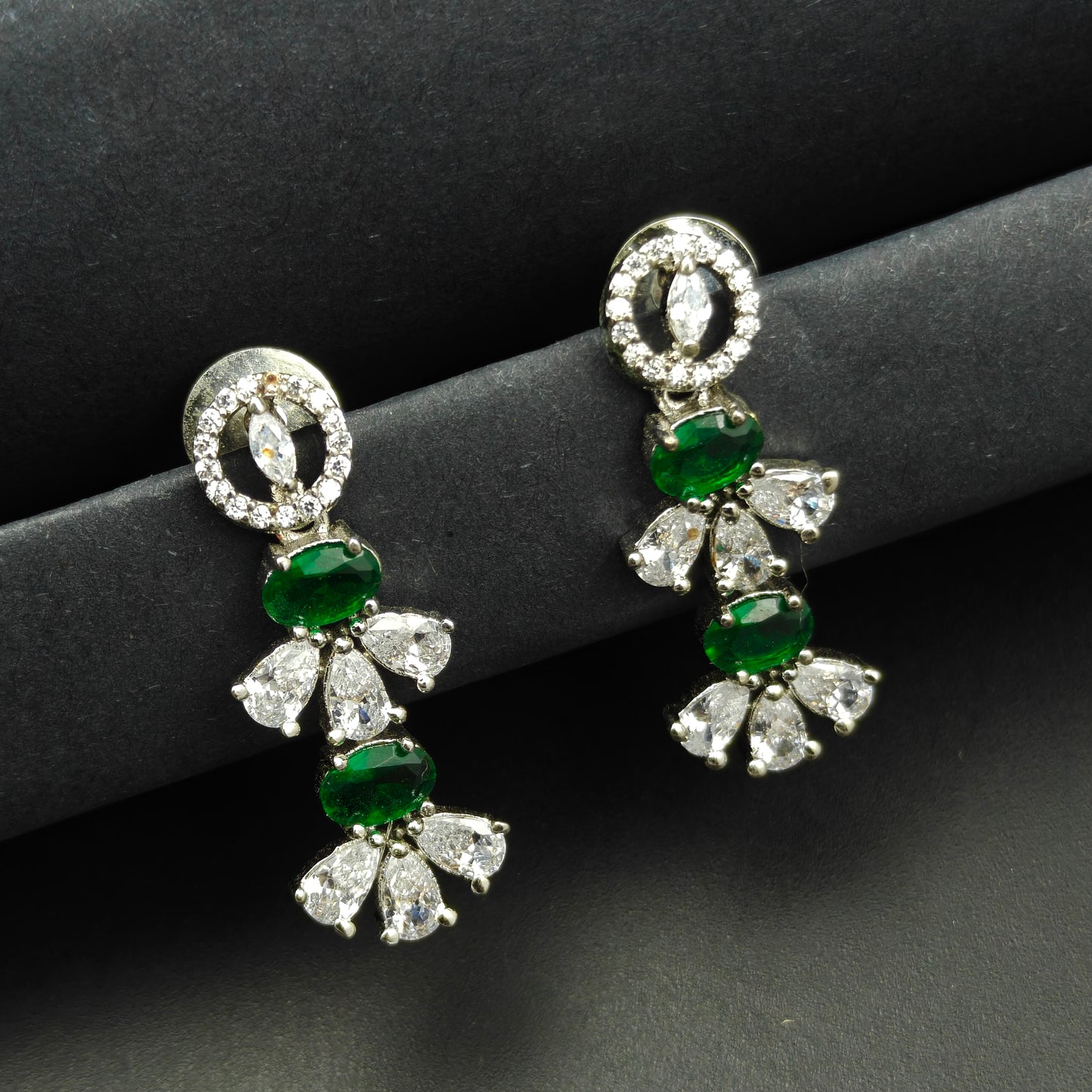 367 Platinum Necklace With Heart and Green Square Tones