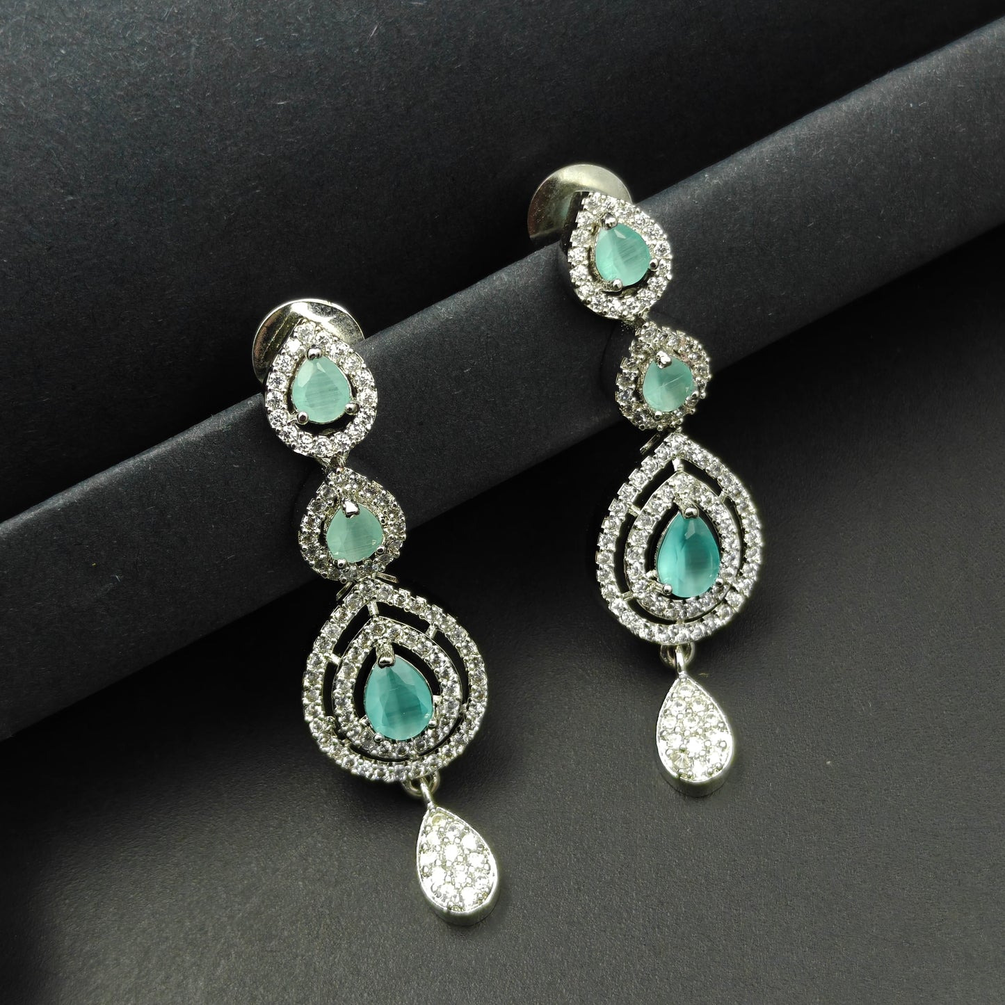 31067 Platinum Drop Necklace Mint Green