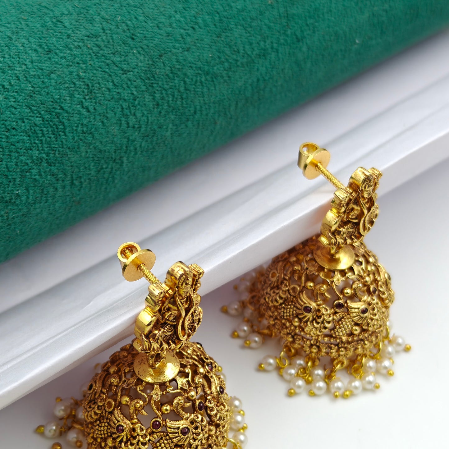 40443 matte jhumka with screw back