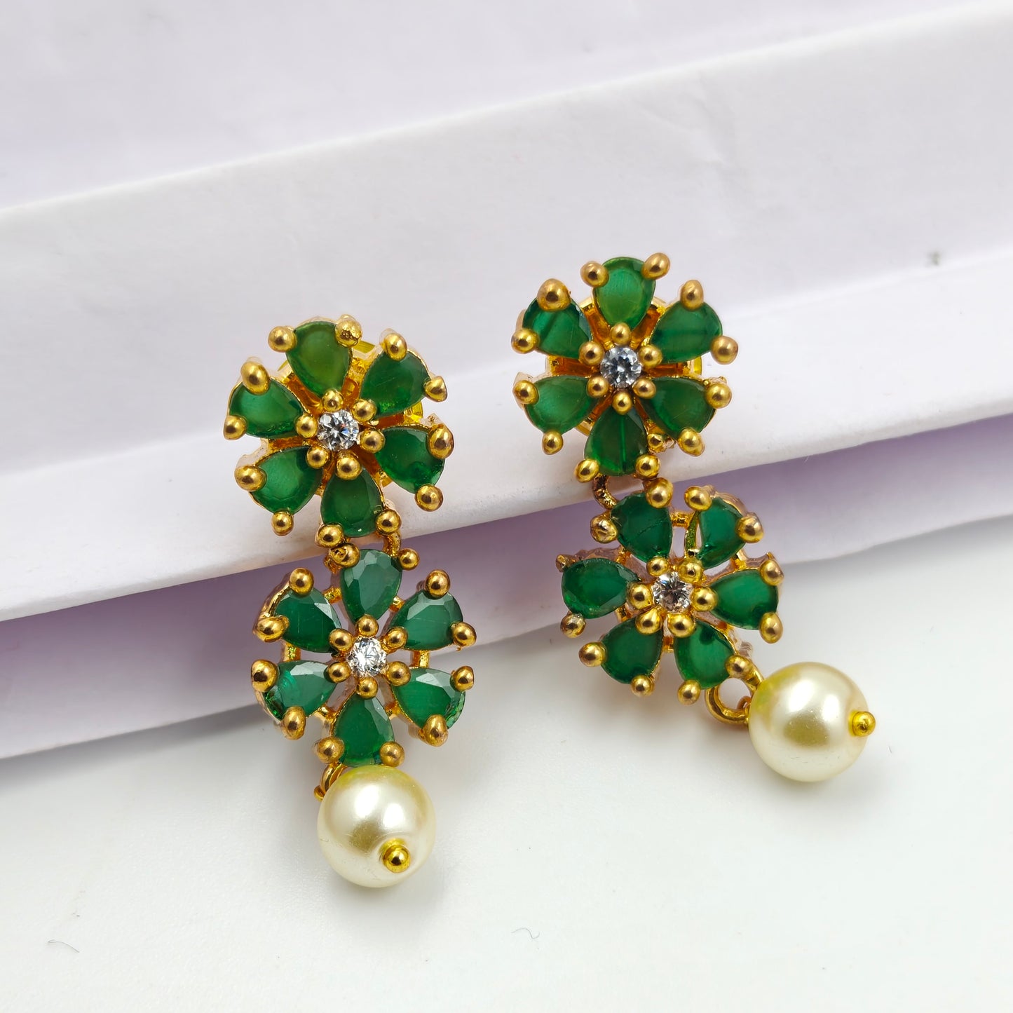 green flower necklace