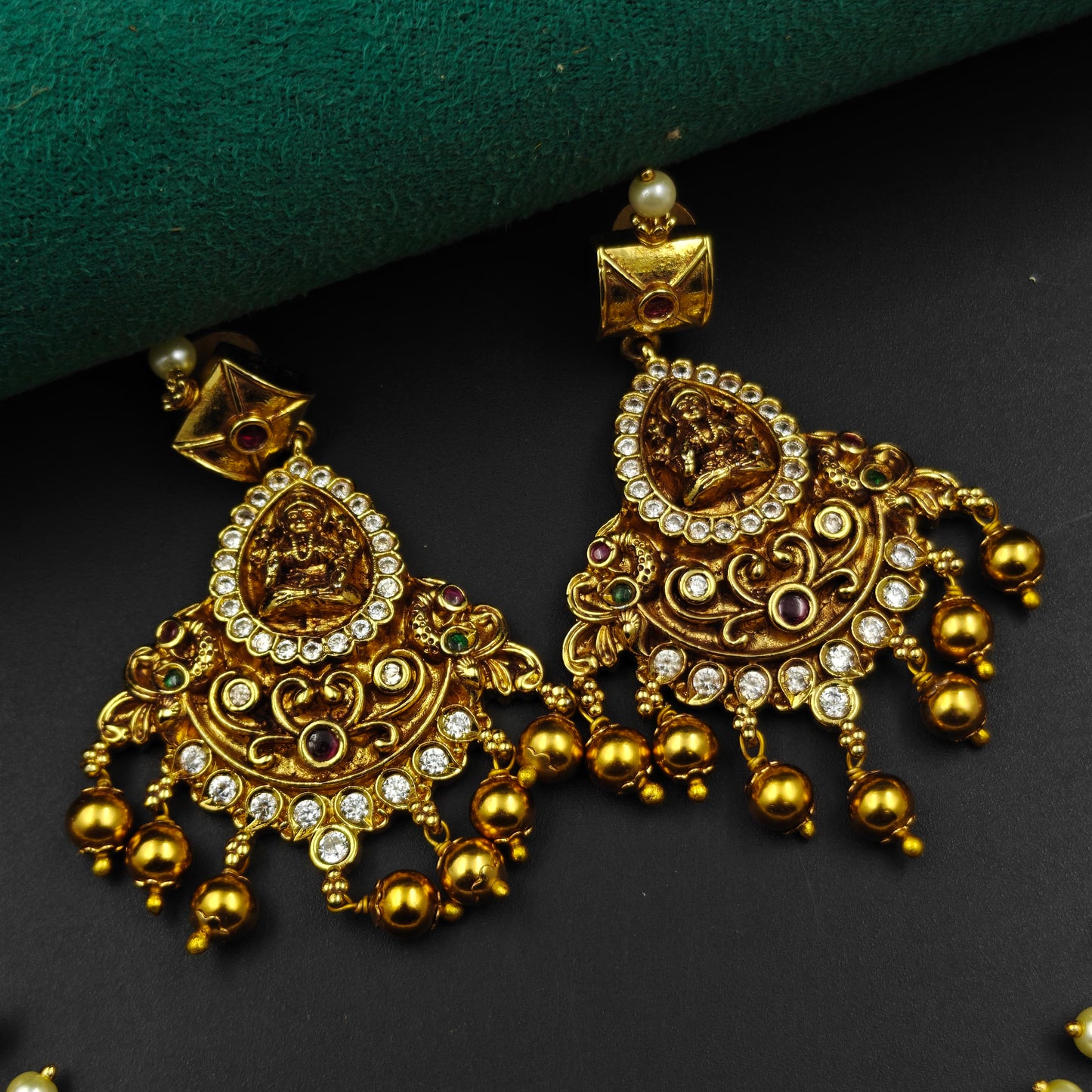 Matte Laxmi Short necklace 18613