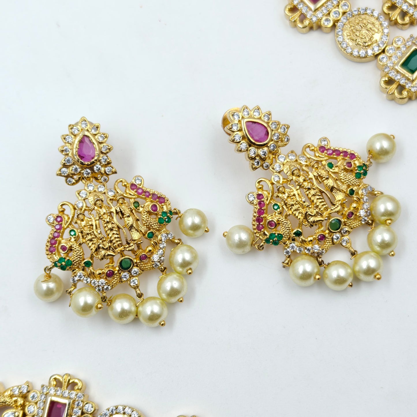 1127 2 Lines Golden Necklace Set