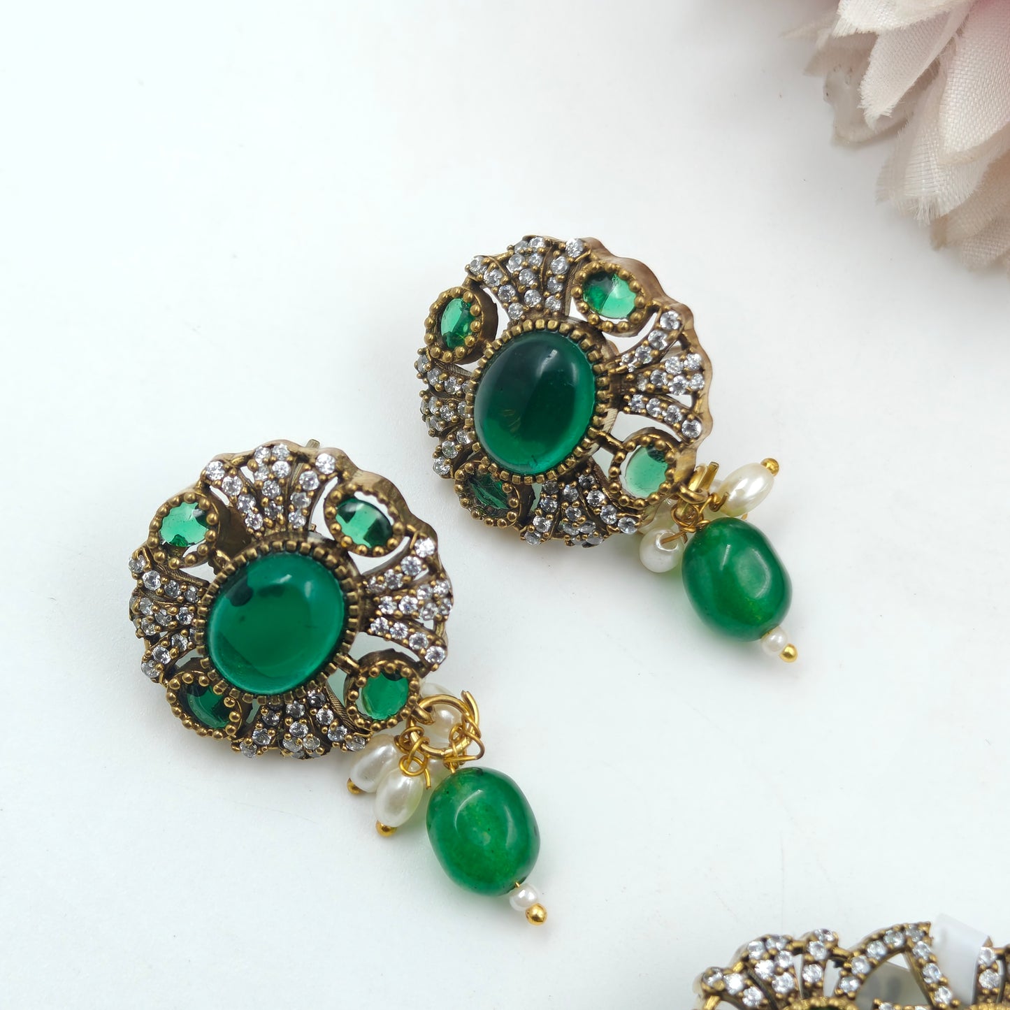 36549 Green Victorian Choker With Green Beads