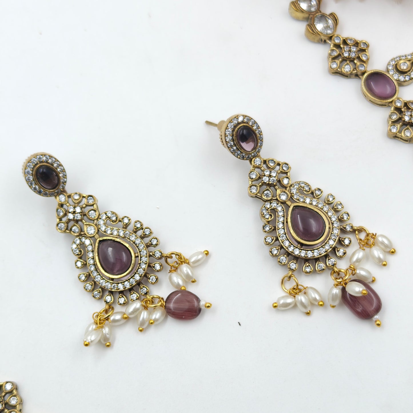 32323 Victorian Drop Necklace Dark Purple