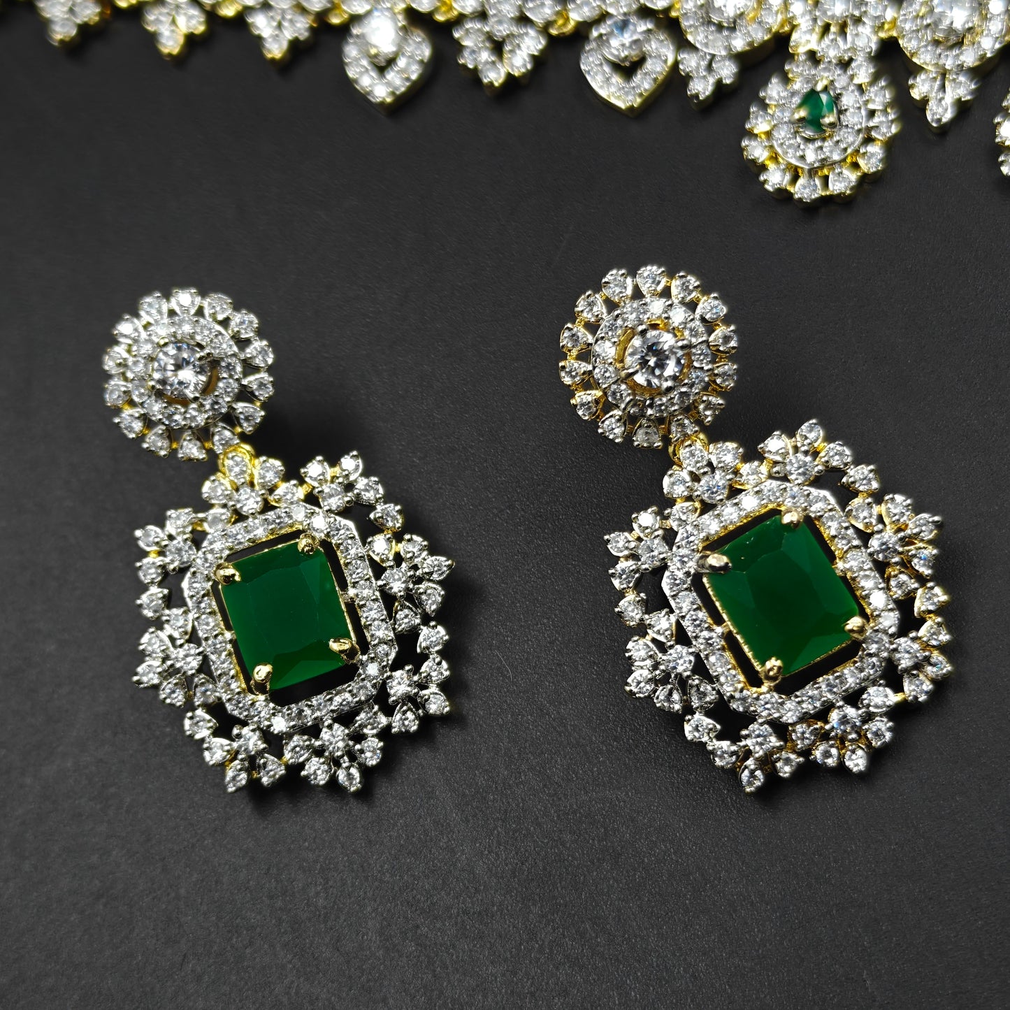 40746 GJ Diamond Look 3 Layers Necklace In Green Stones With Screw Back Earrings