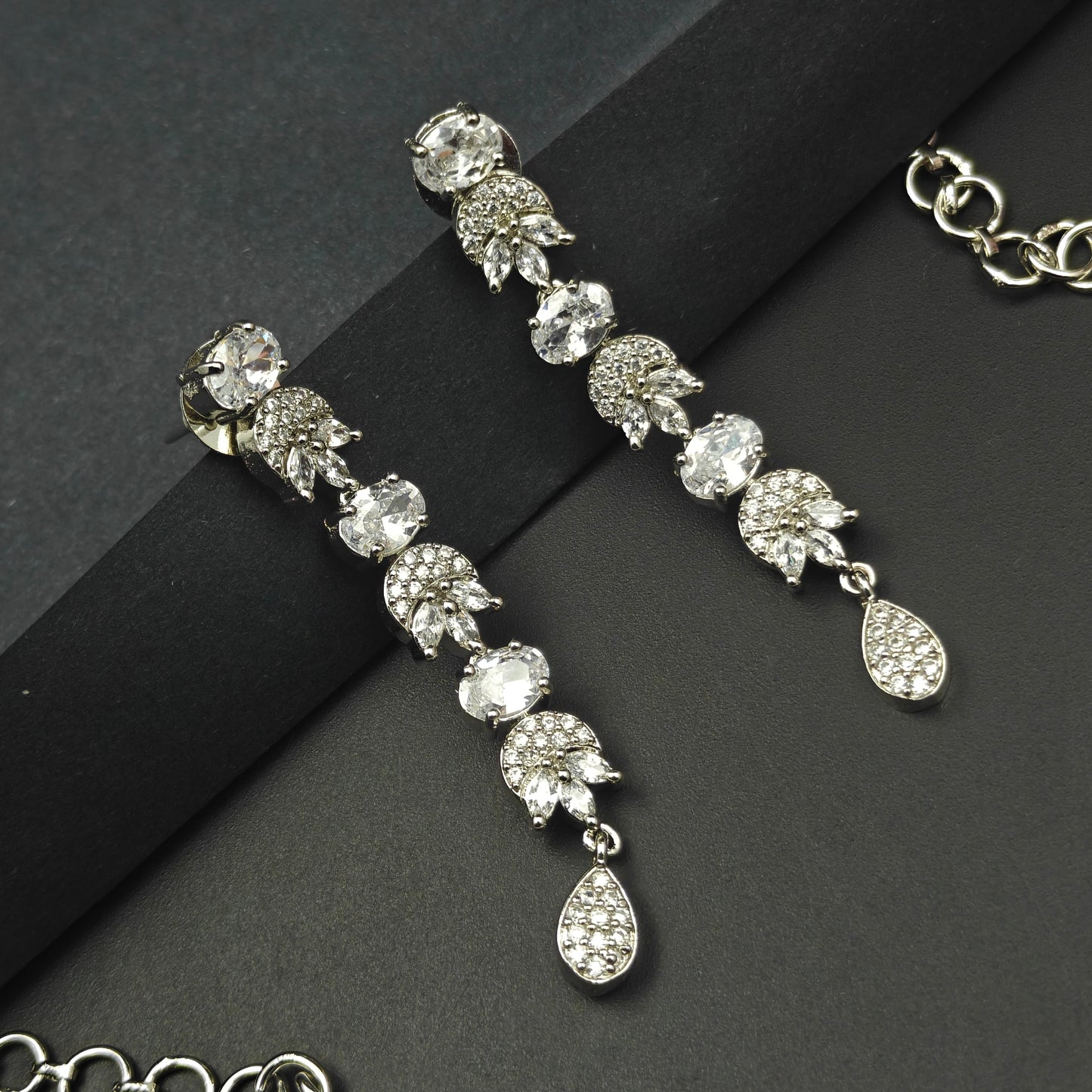 35980 / 35981 Platinum Necklace Set White