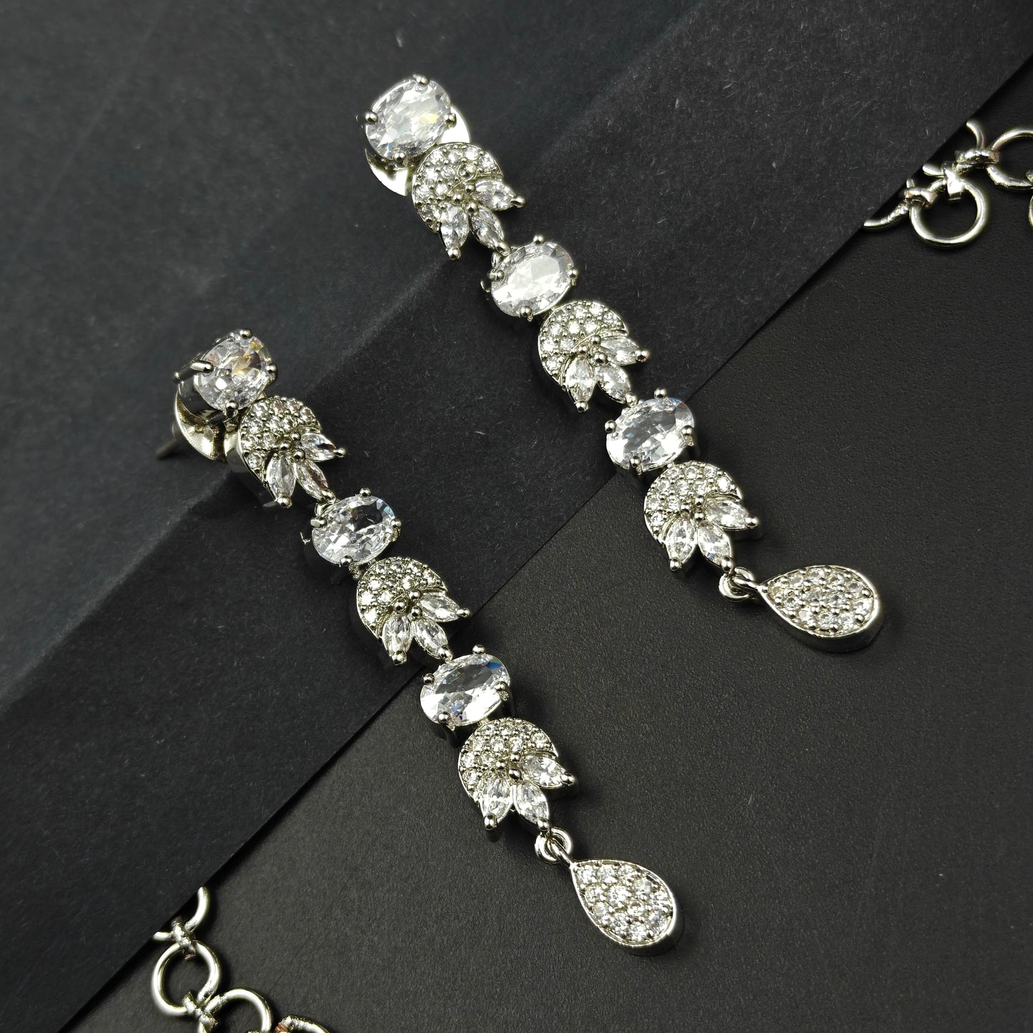 36007 Platinum Necklace Set White