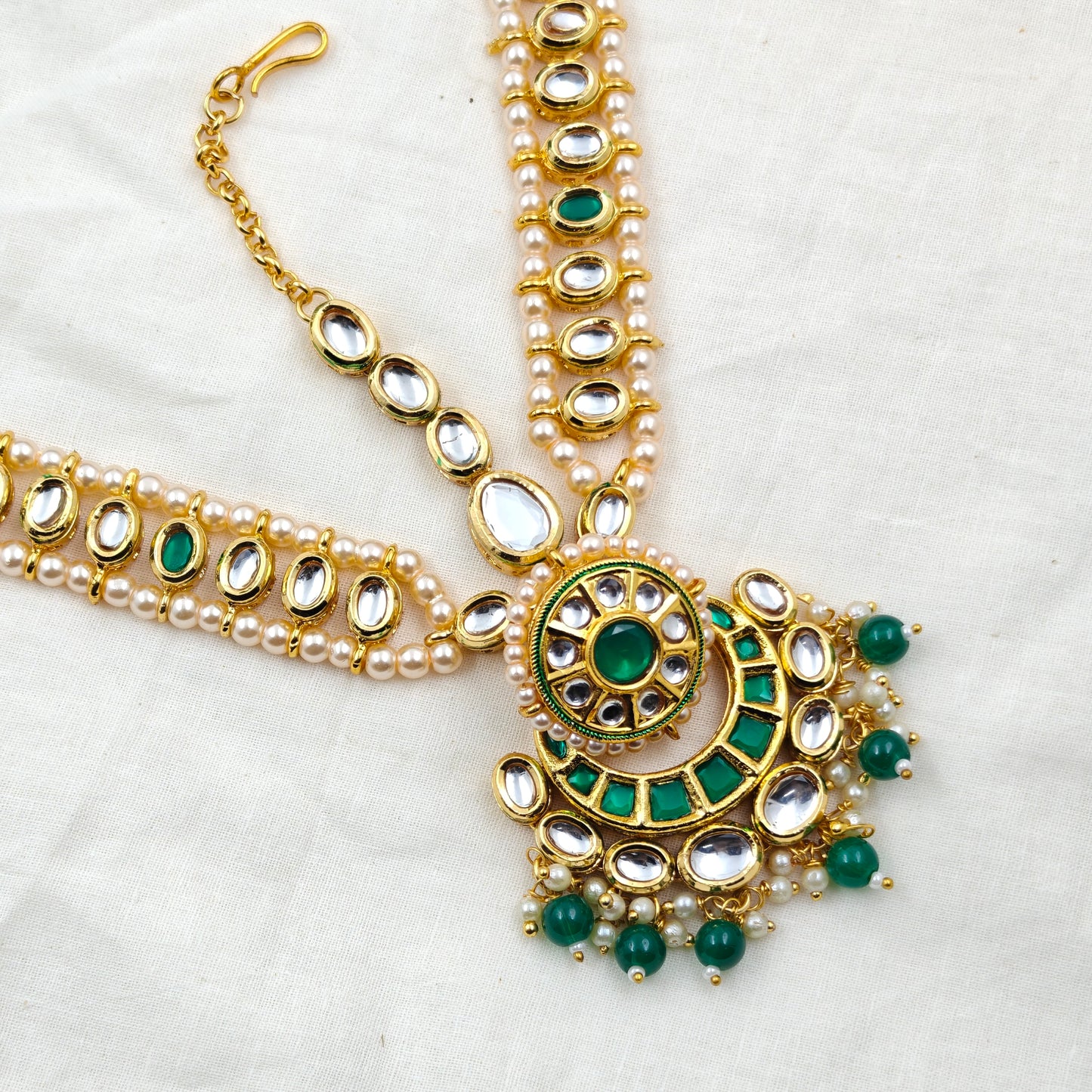 10548 MaangTika Matha Patti Kundan Hair Set