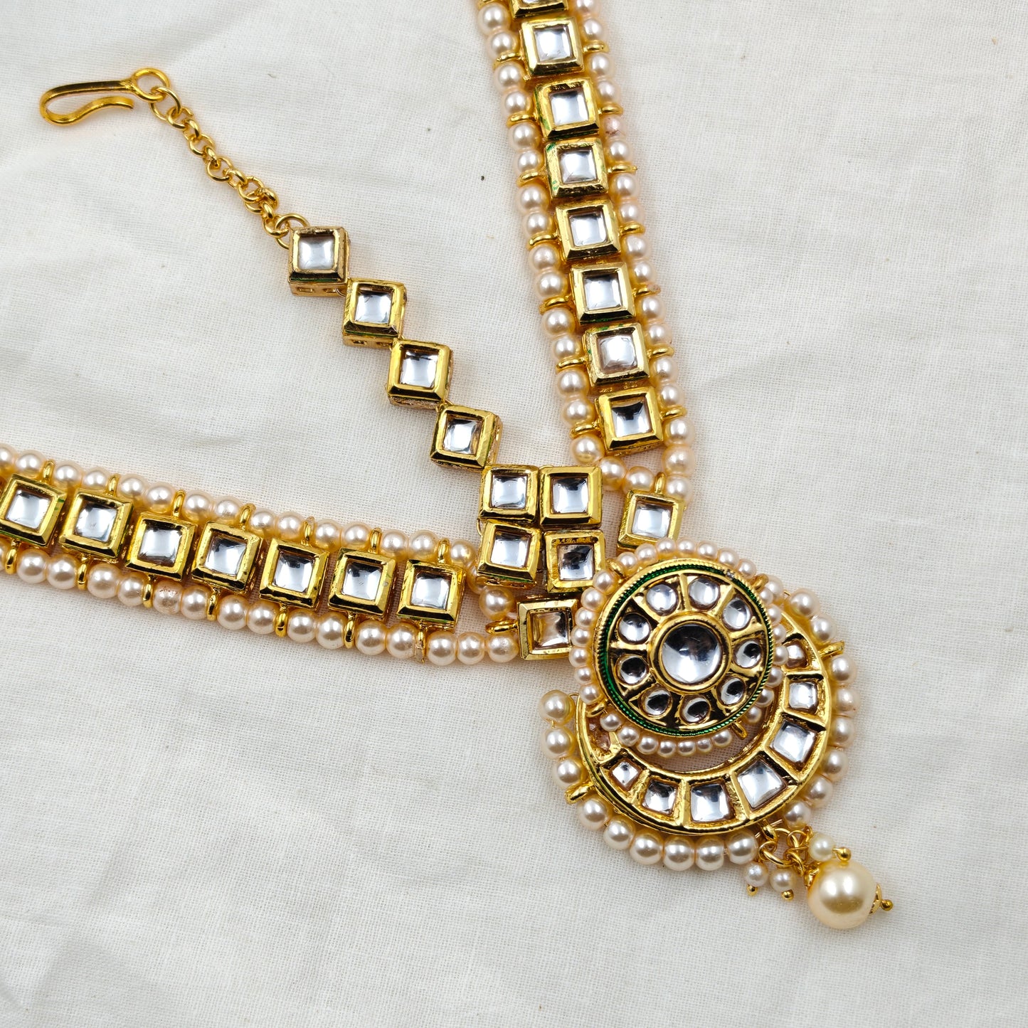 10547 MaangTikka Matha Patti Kundan Hair Set