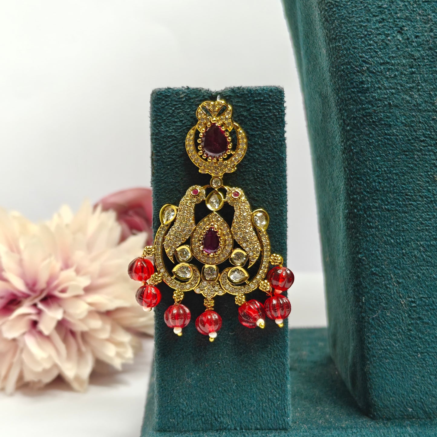 Victorian Short Necklace Red