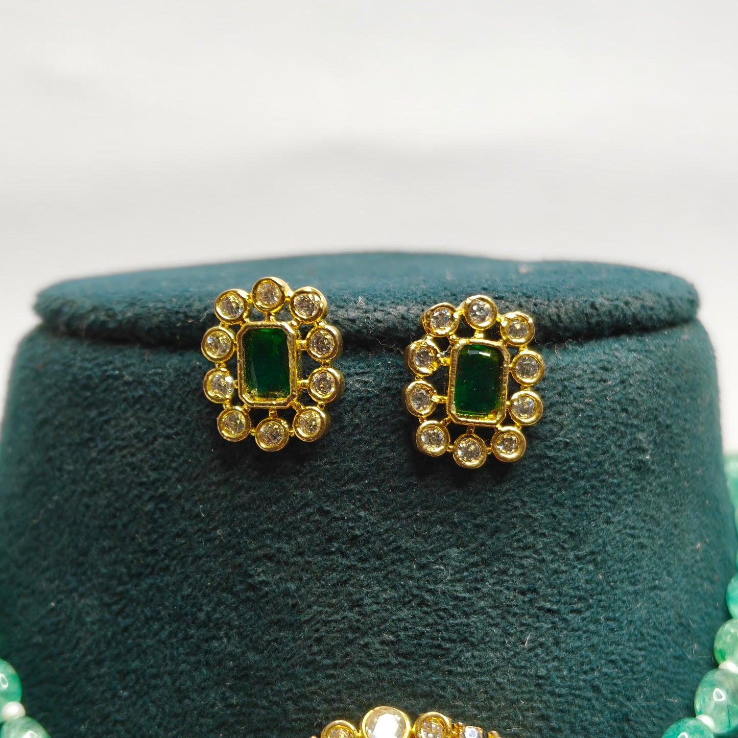 35060 Green Beads Victorian Choker