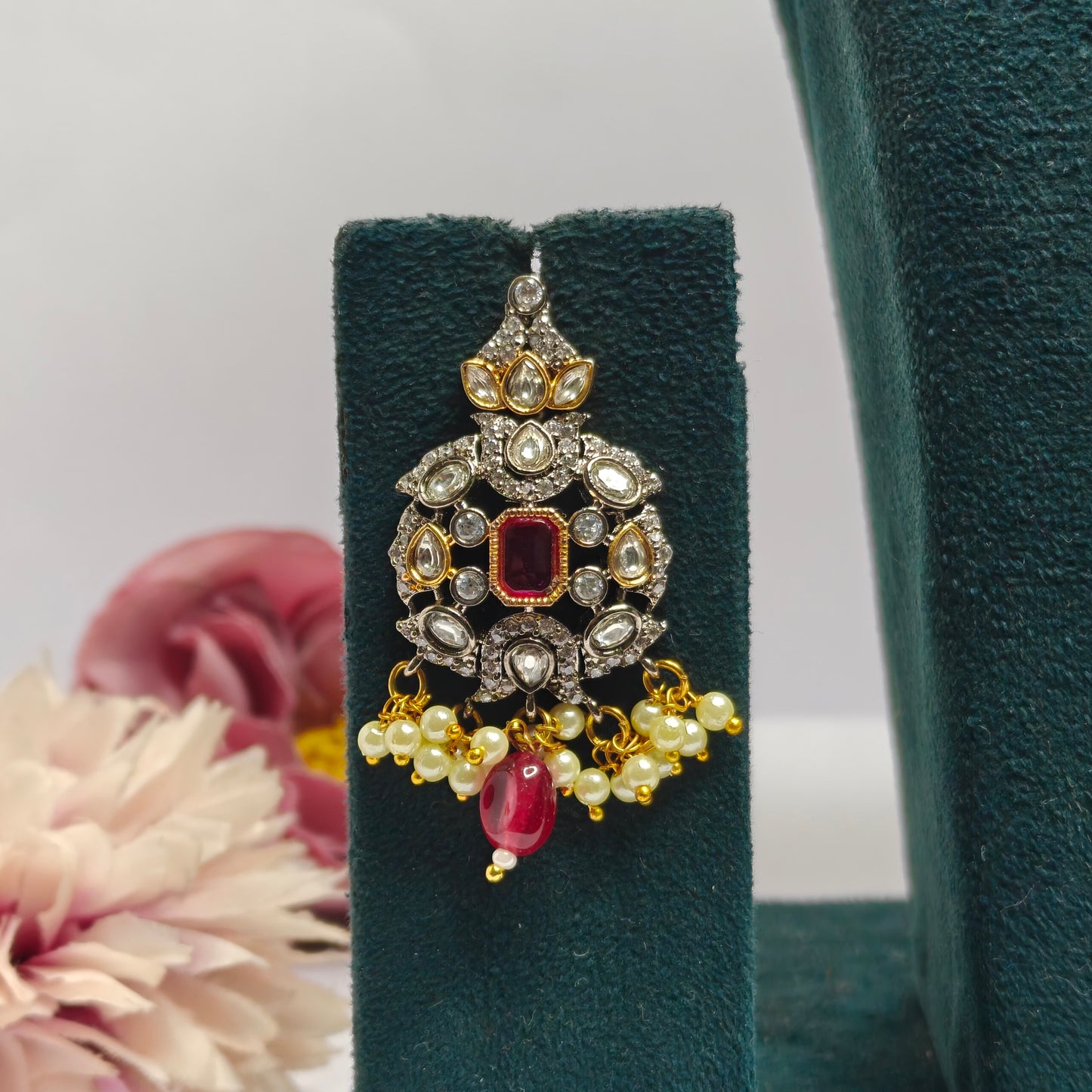 18632 Victorian Elephant Choker Red