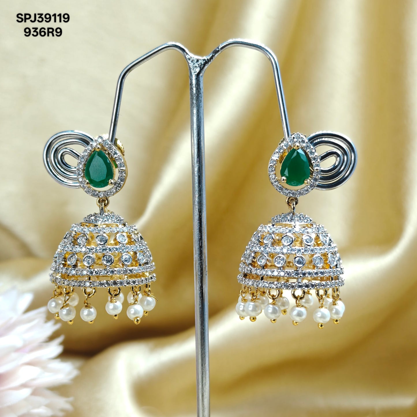 39119 GJ green stone jhumka